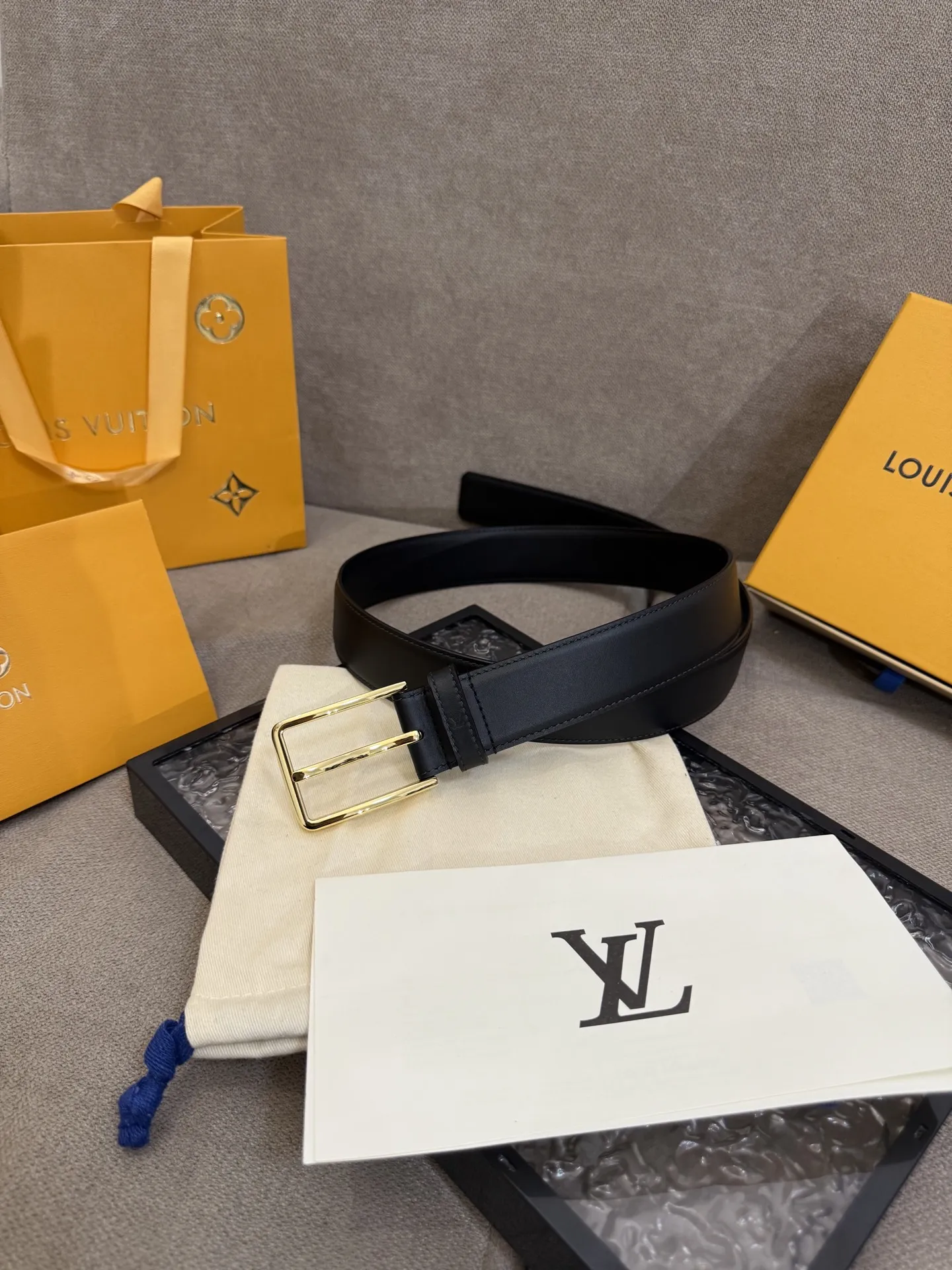 Louis Vuitton 新作黒Monogram花柄ベルト