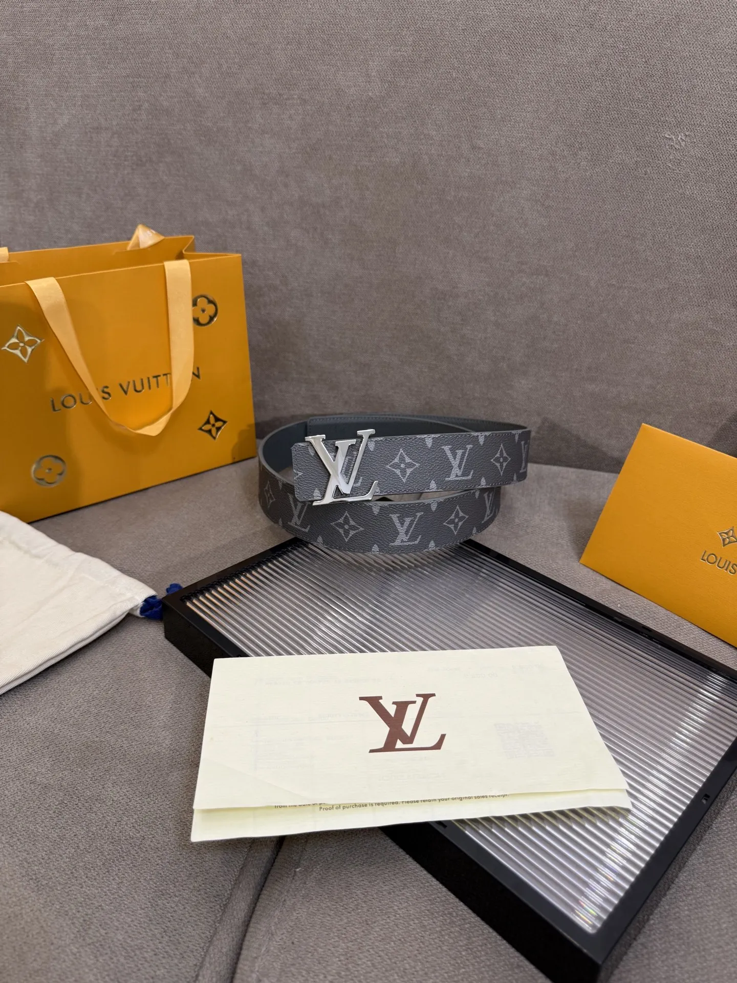 Louis Vuitton 新作ベルト グレー キャンバスデザイン
