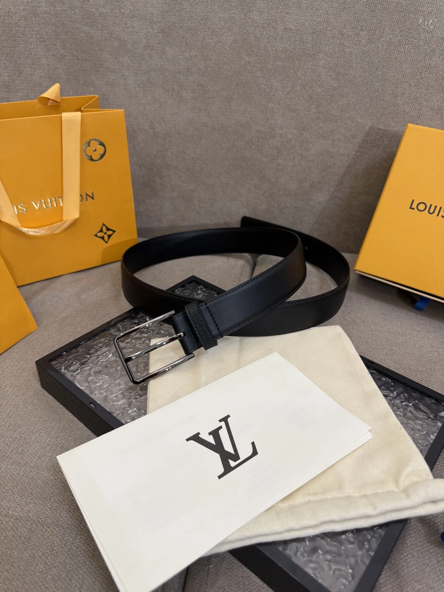LOUIS VUITTON 新作黒Monogramベルト