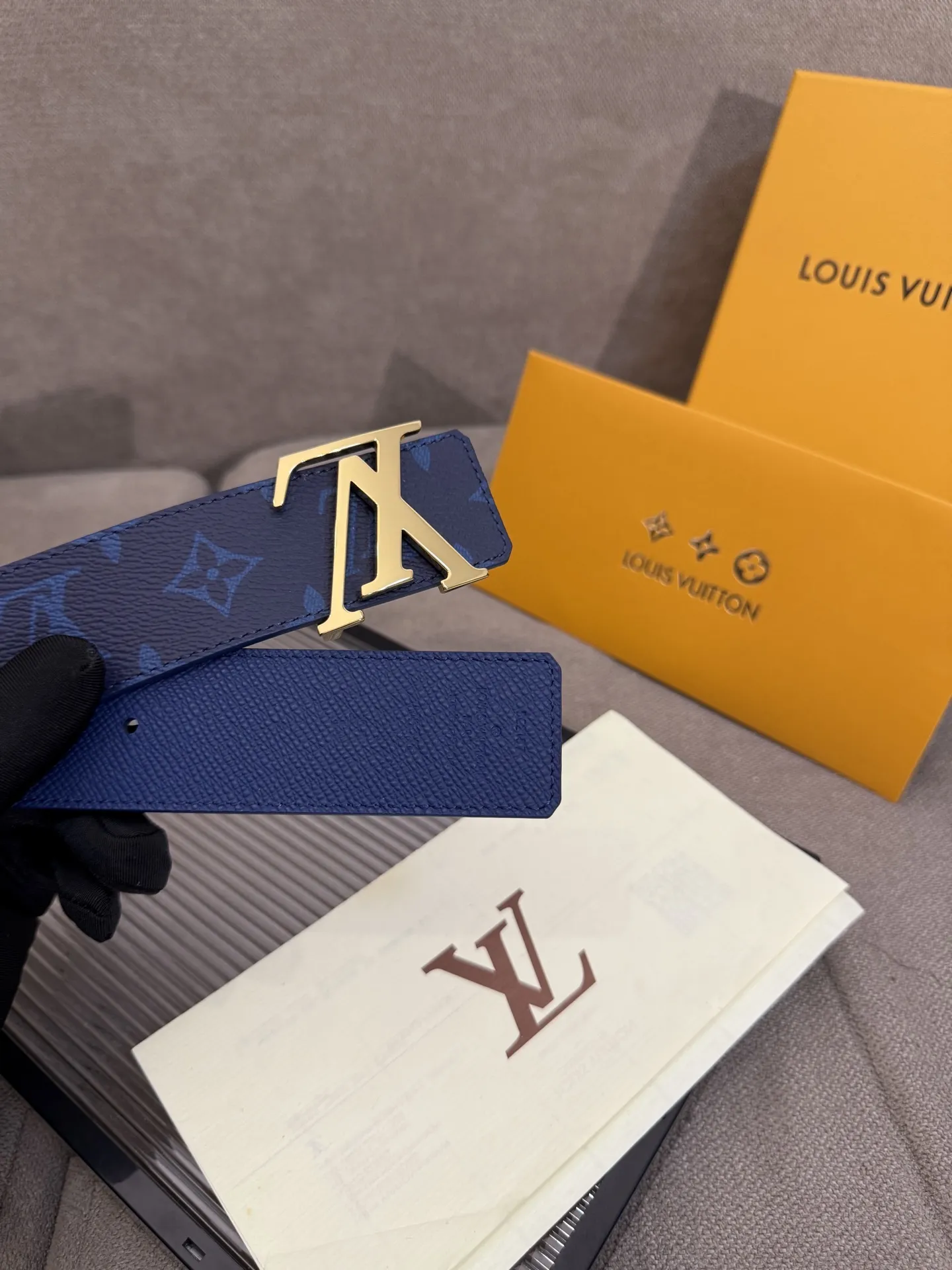 LOUIS VUITTON新作ブルーベルト レザー - 画像 (5)