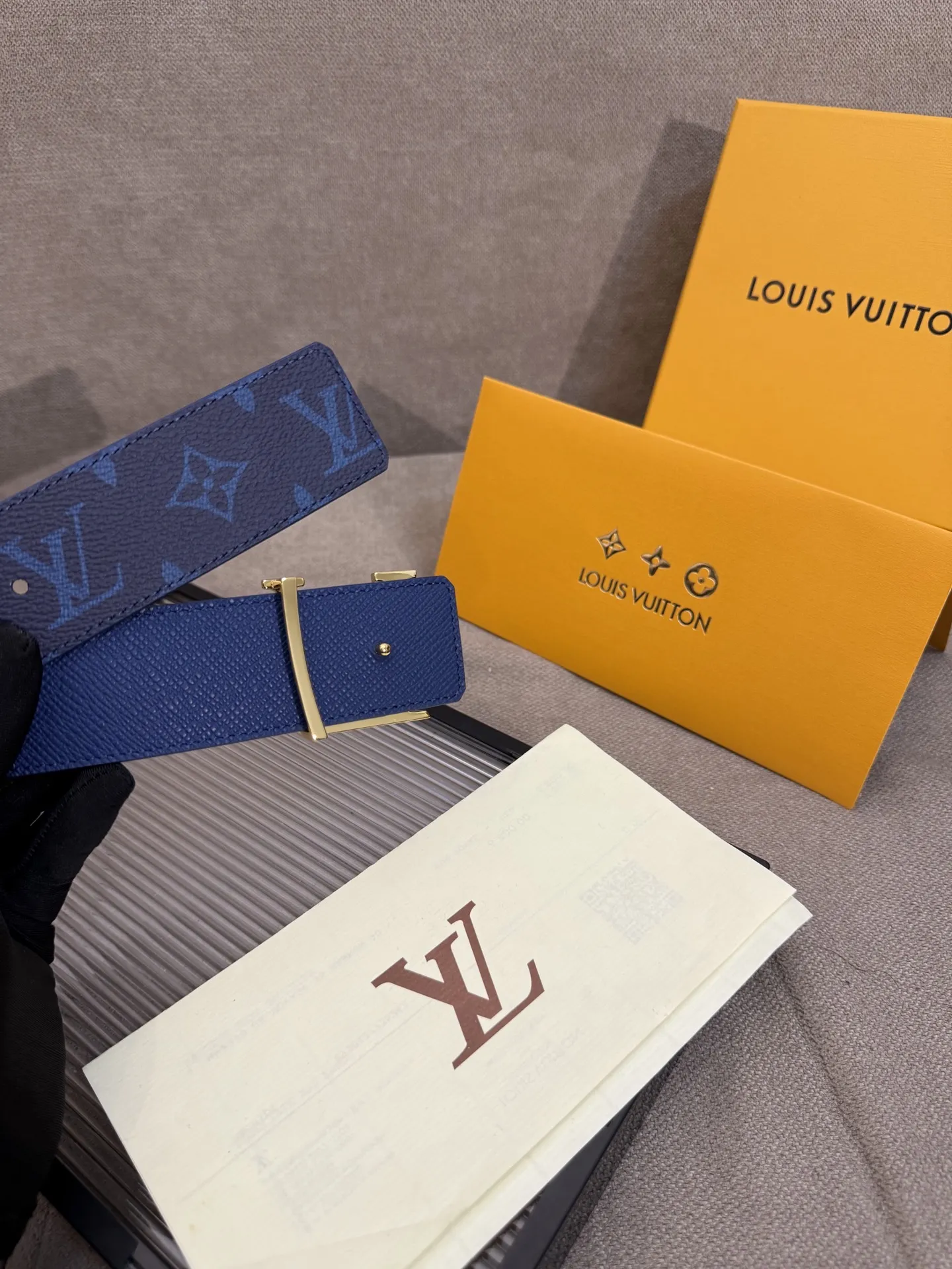 LOUIS VUITTON新作ブルーベルト レザー - 画像 (6)