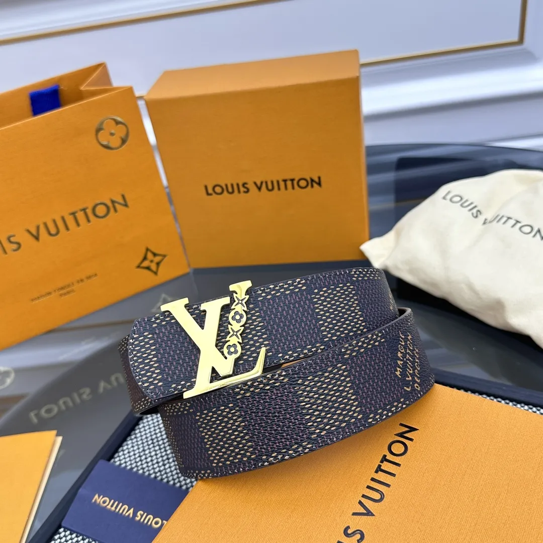 LOUIS VUITTON 新作ダークブルーベルト