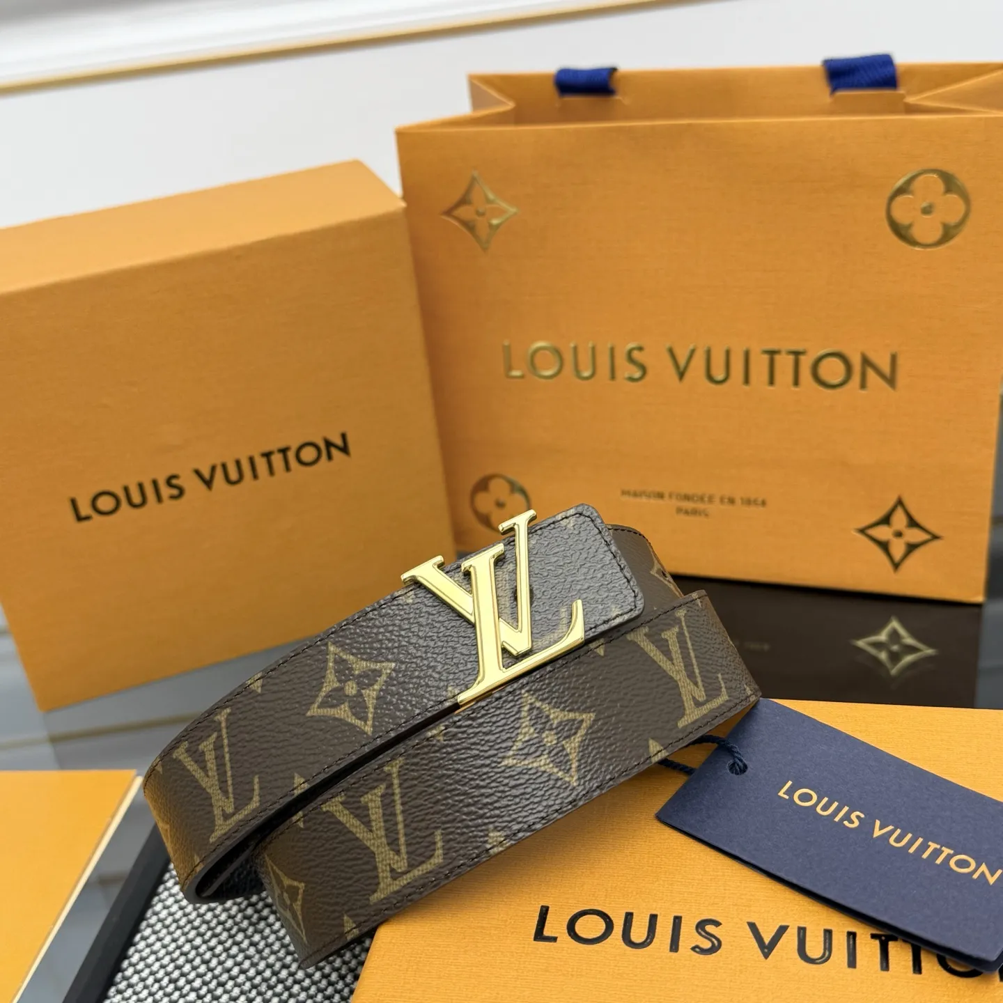 LOUIS VUITTON 新作ブラウンダブルベルト