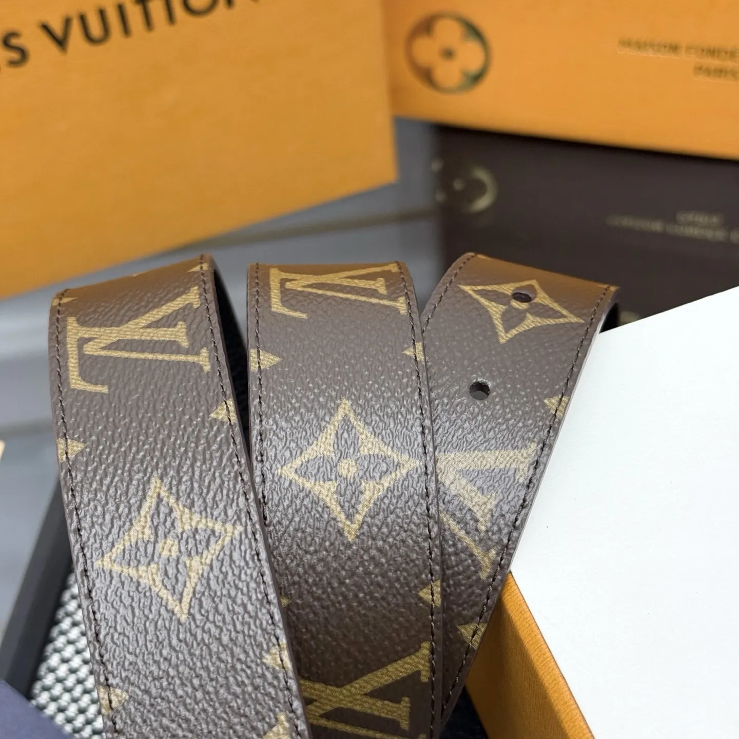 LOUIS VUITTON 新作ブラウンダブルベルト - 画像 (4)