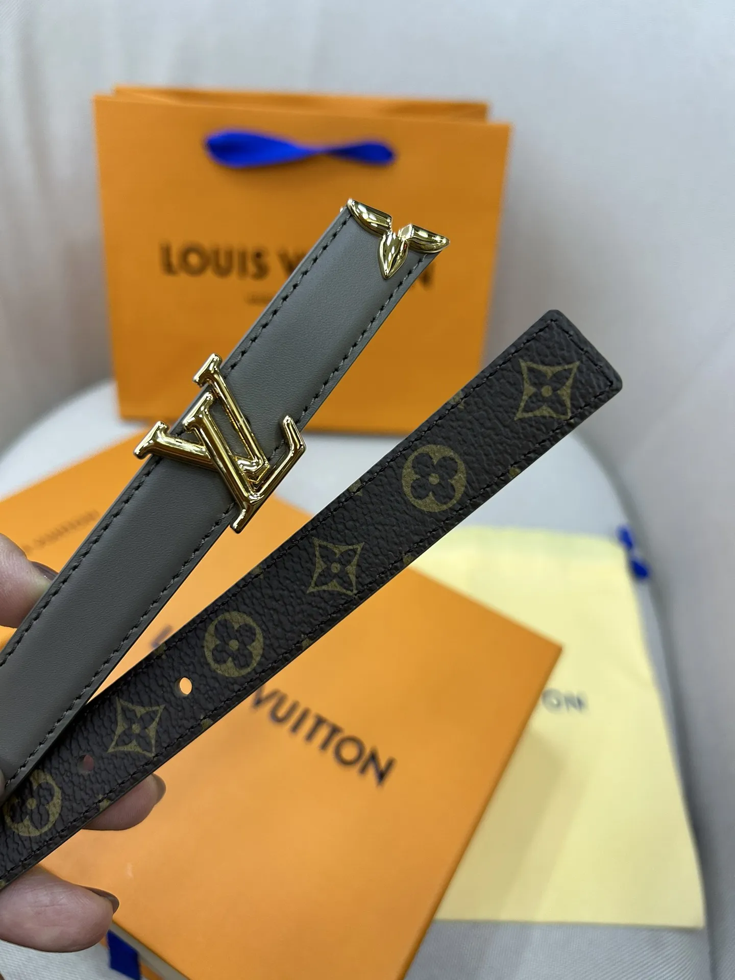 Louis Vuitton ダブルベルト グレー モノグラム柄