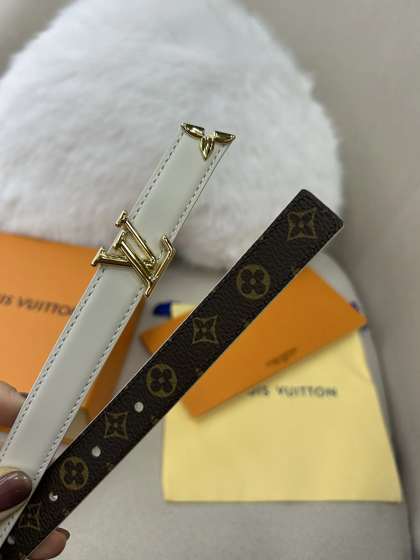 ルイヴィトン ダブルフェイスベルト ホワイトブラウン