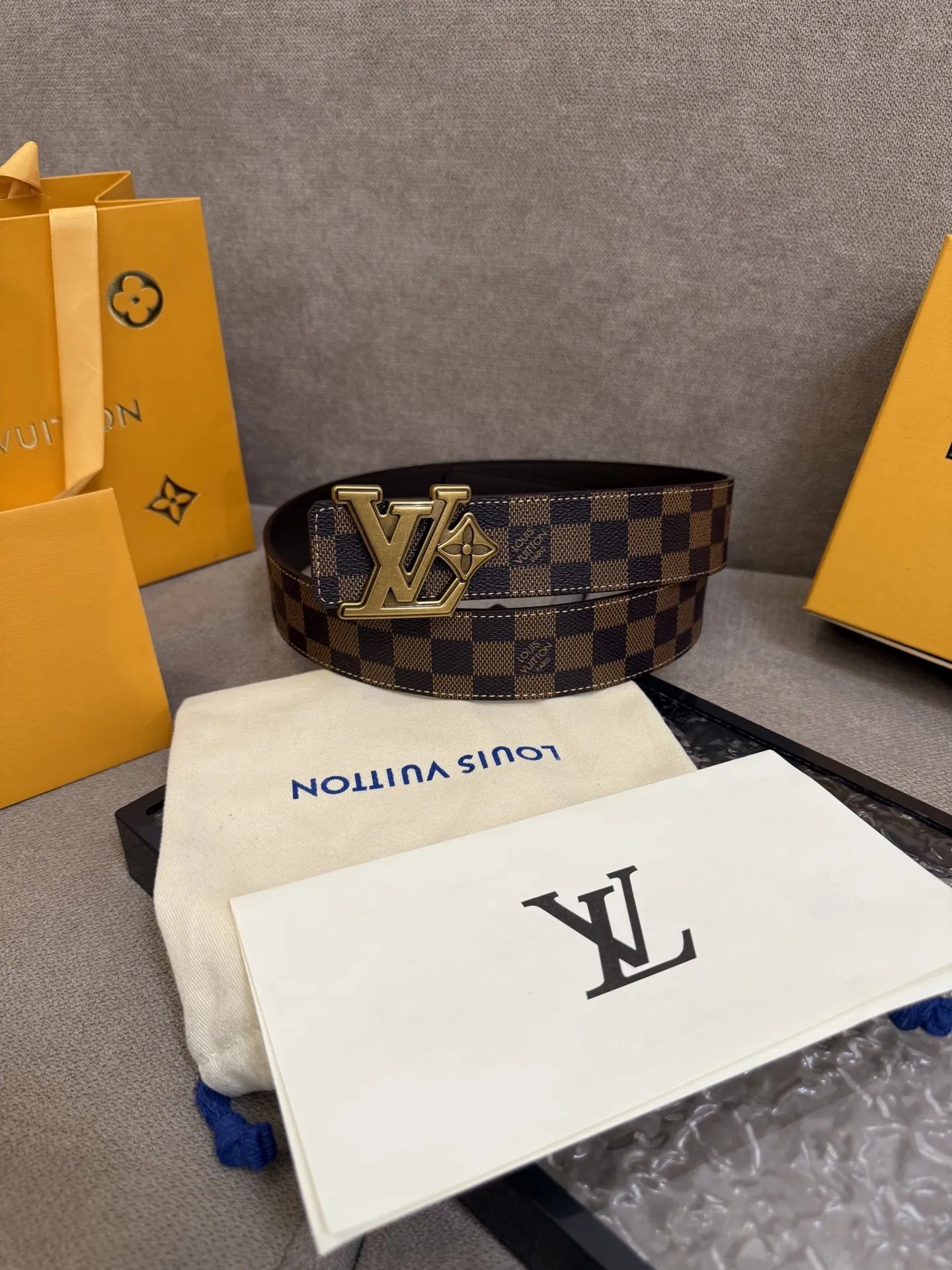 LOUIS VUITTON新作ベルトチェック柄