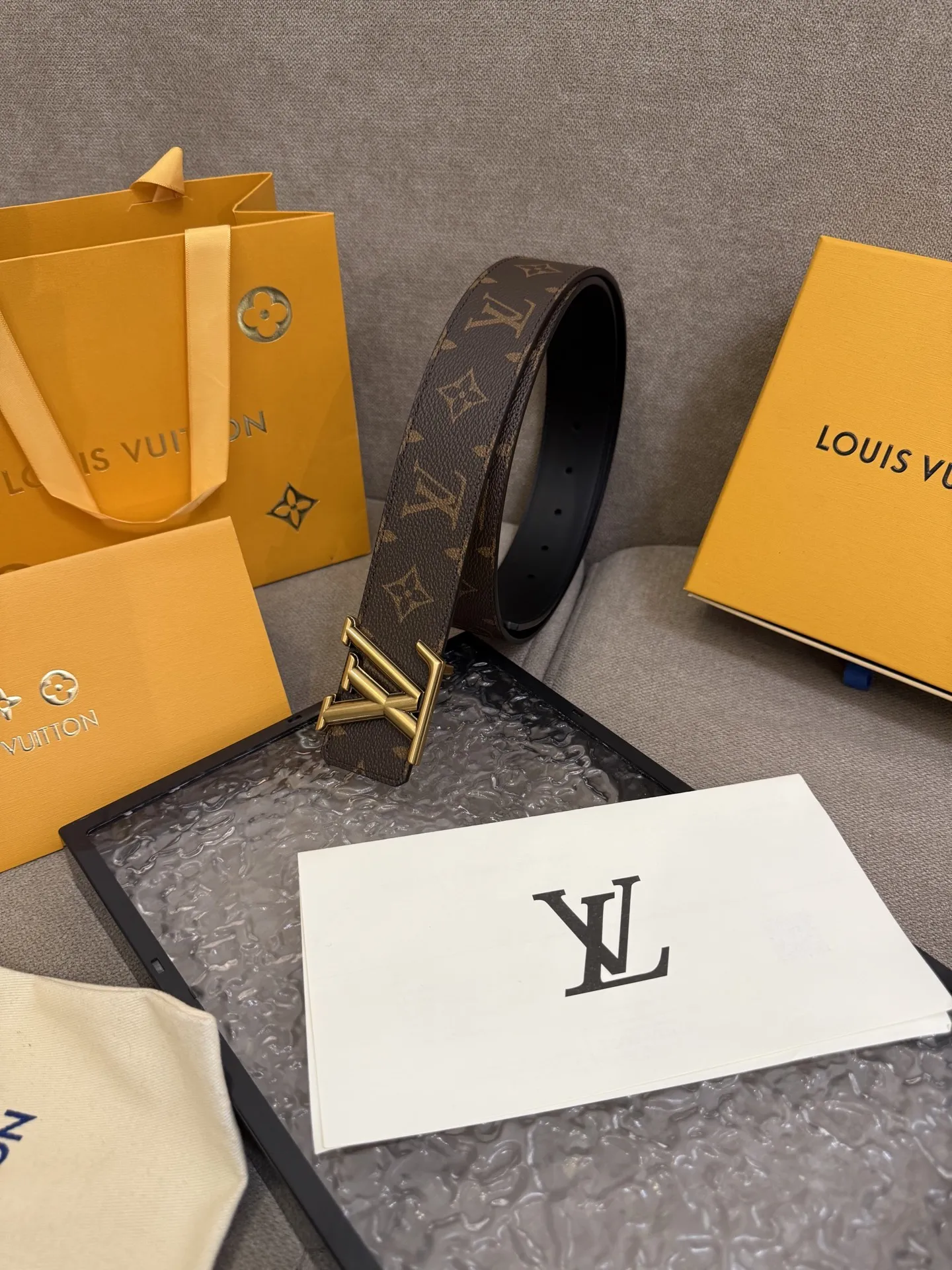 LOUIS VUITTON新作ベルト4cm - 画像 (4)