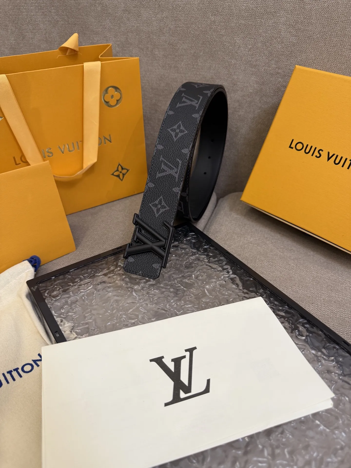 LOUIS VUITTON新作黒ベルト - 画像 (4)