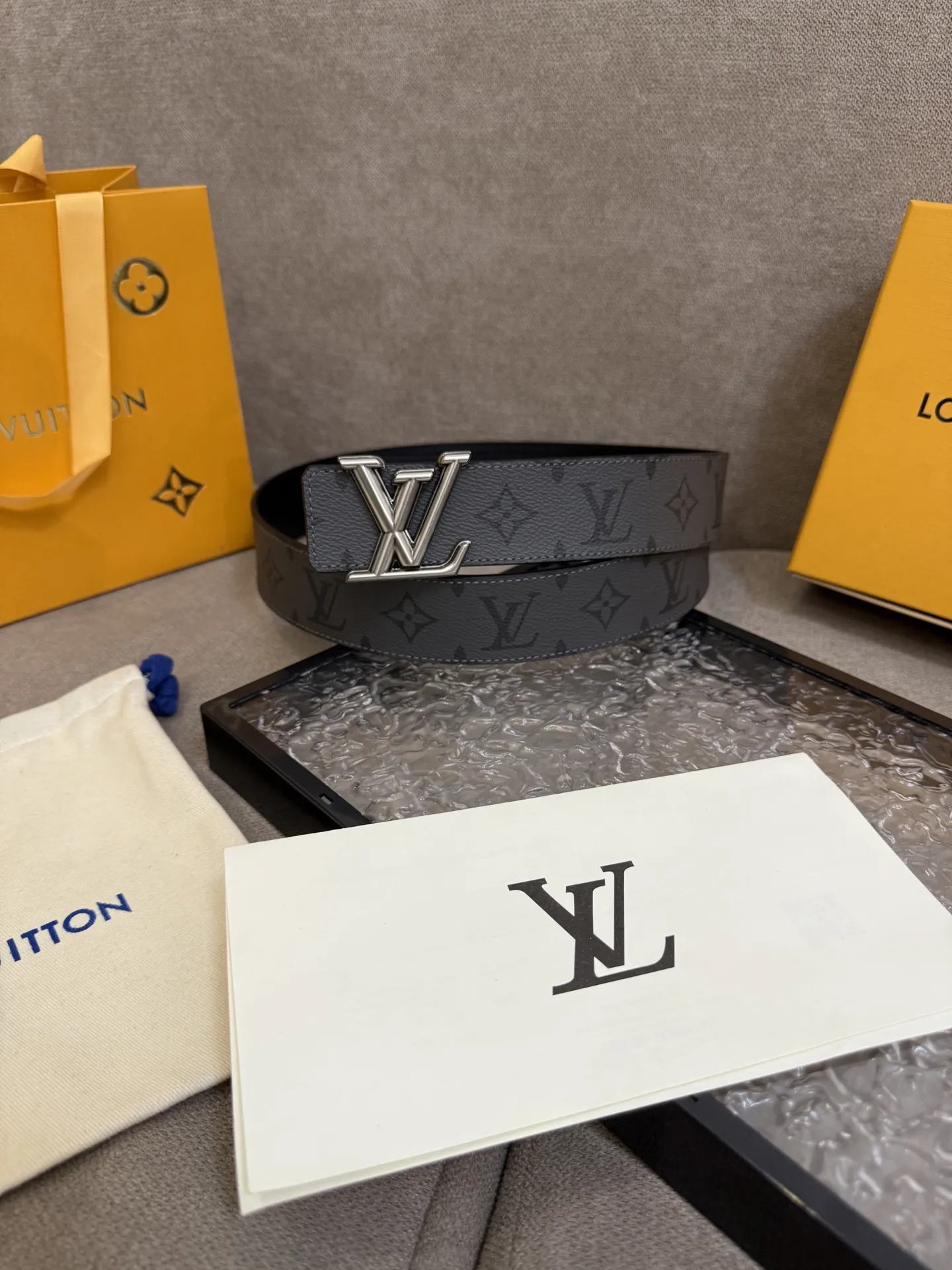 Louis Vuitton 新作黒ベルト4cm