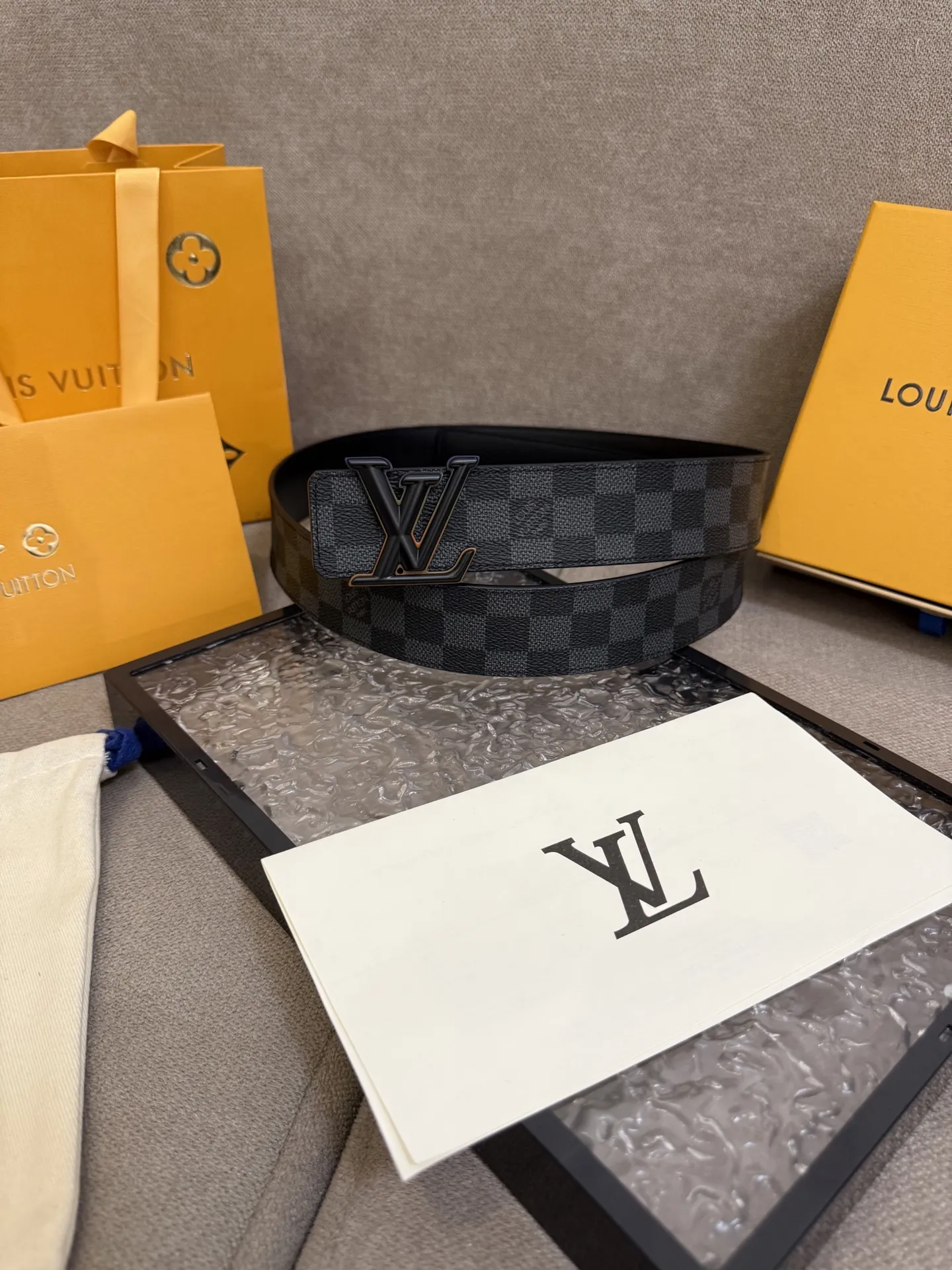 LOUIS VUITTON 新作黒チェック柄ベルト