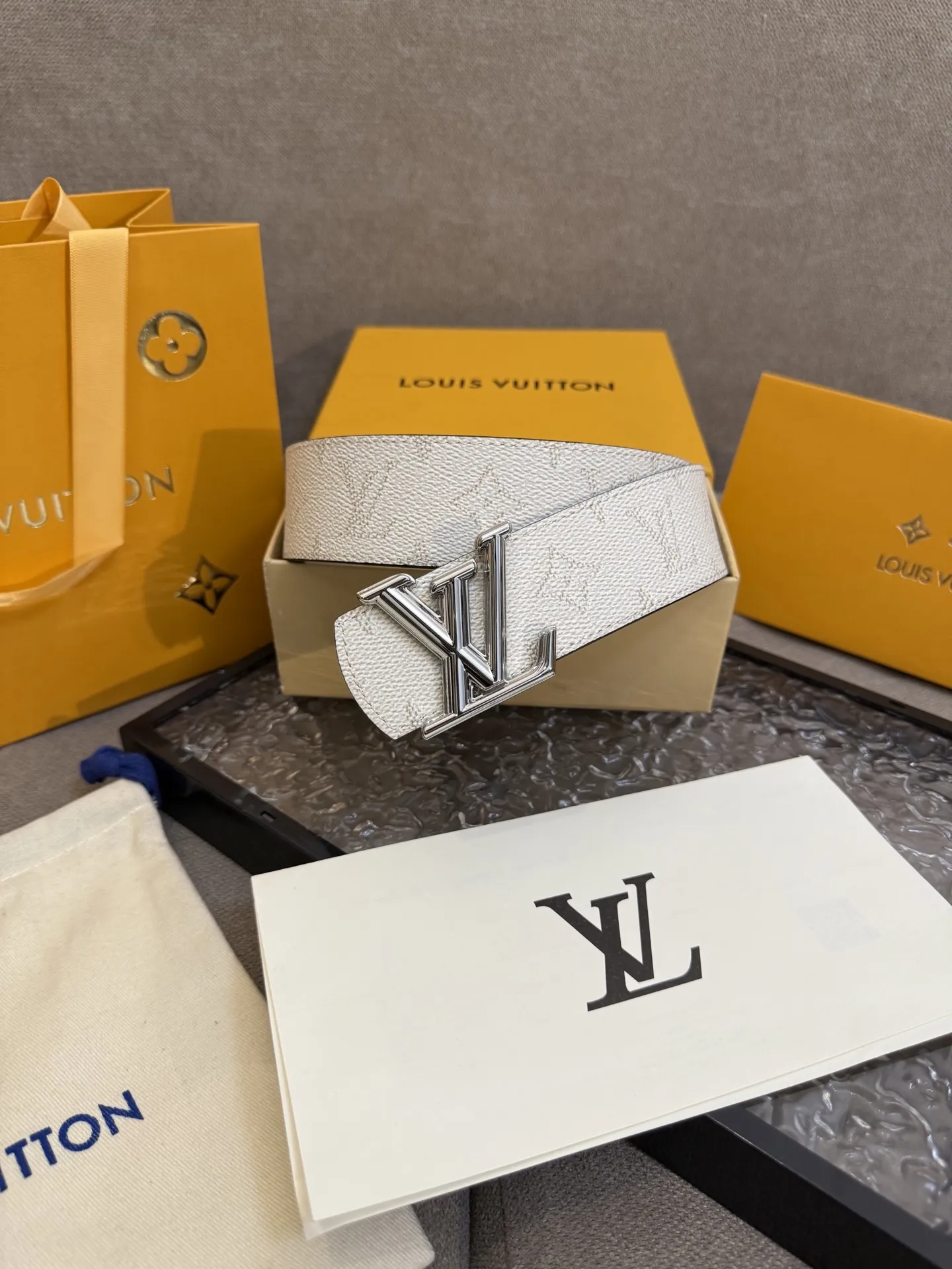 ルイヴィトン ディメンション 新作 ベルト ホワイト - 画像 (9)