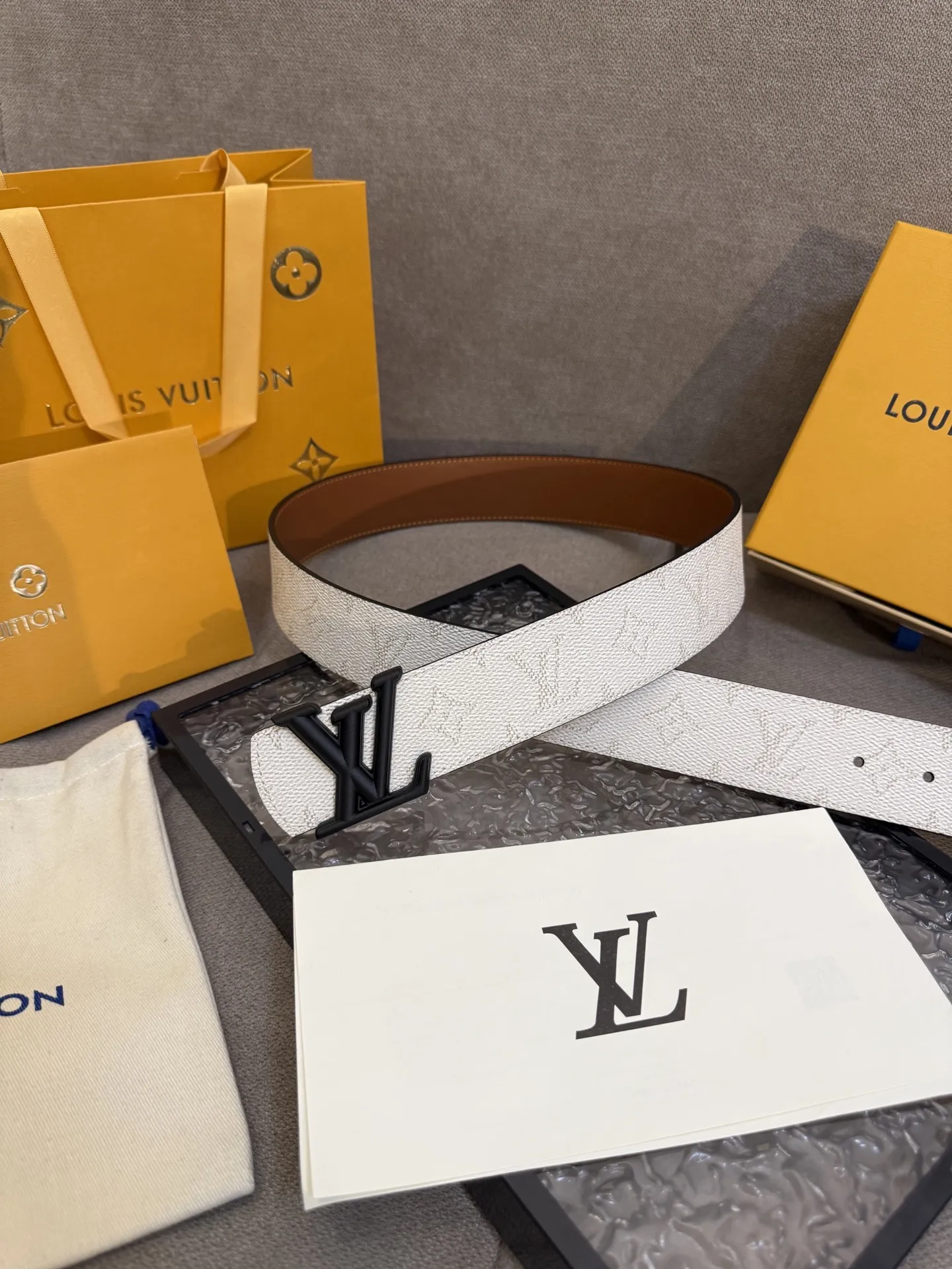ルイヴィトン ホワイト ダブルフェイスベルト 新作 - 画像 (5)
