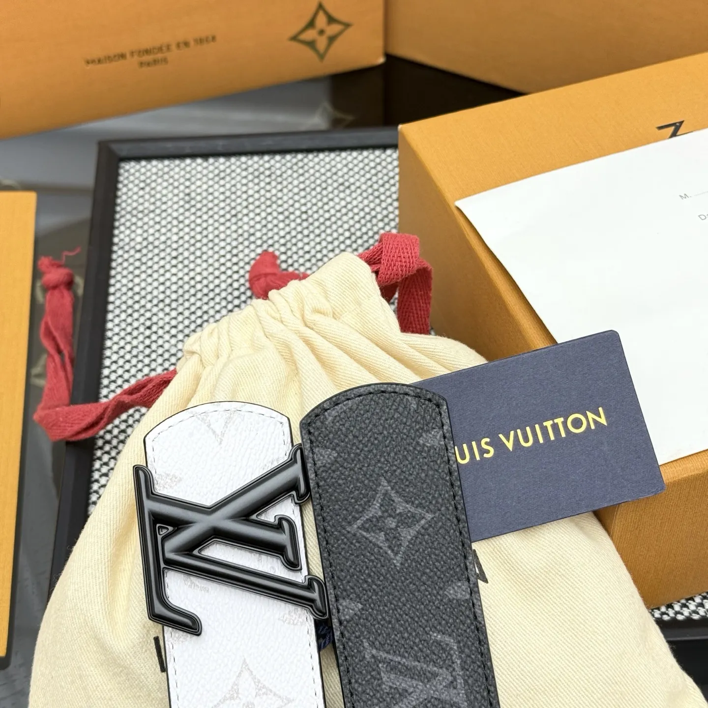 LOUIS VUITTON 新作白Monogramリバーシブルベルト - 画像 (8)