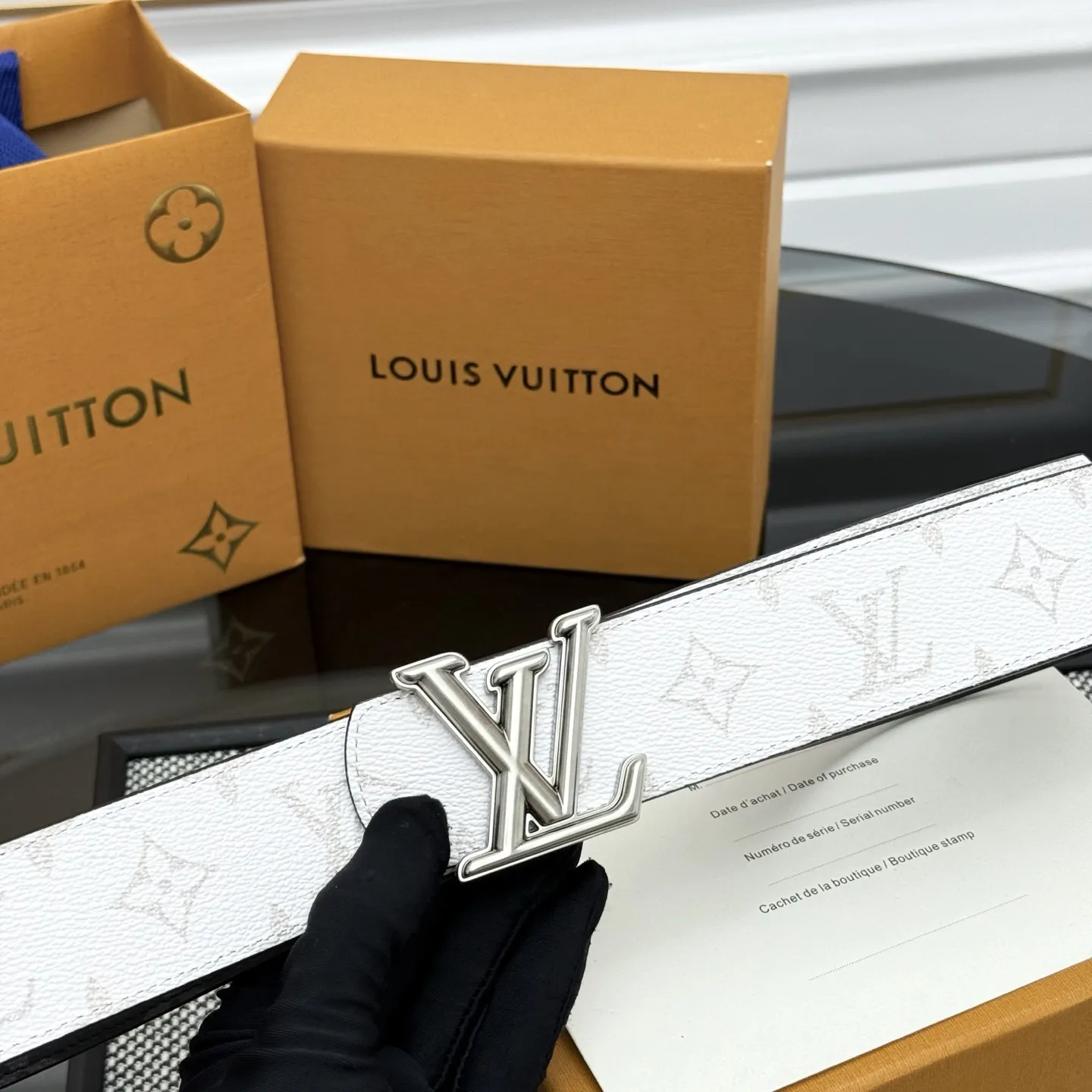 LOUIS VUITTON 新作白Monogramダブルフェイスベルト - 画像 (5)