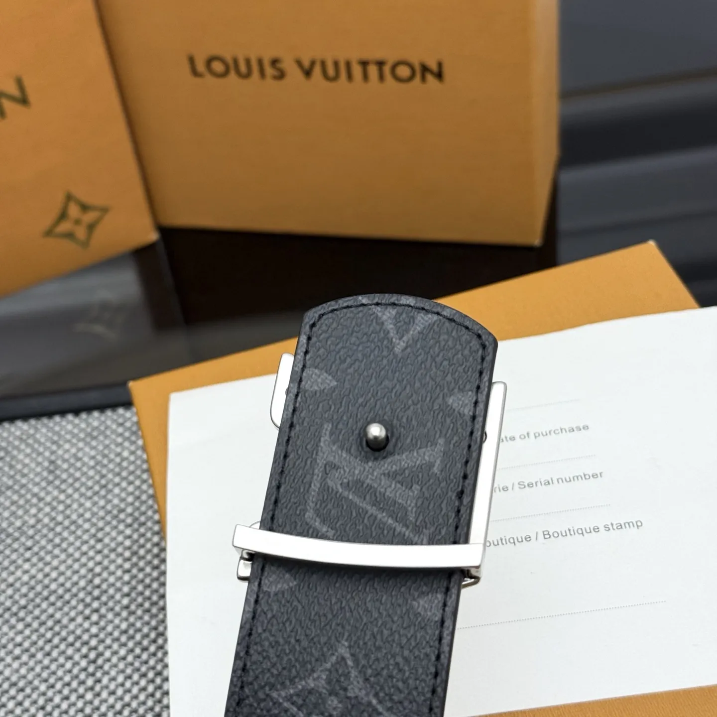 LOUIS VUITTON 新作白Monogramダブルフェイスベルト - 画像 (10)