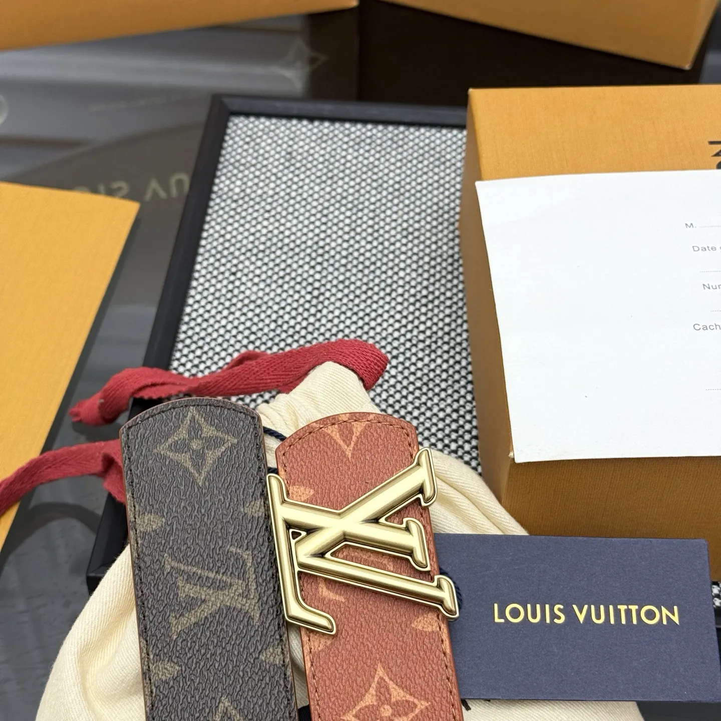 Louis Vuitton 新作レッドダブルフェイスベルト - 画像 (7)