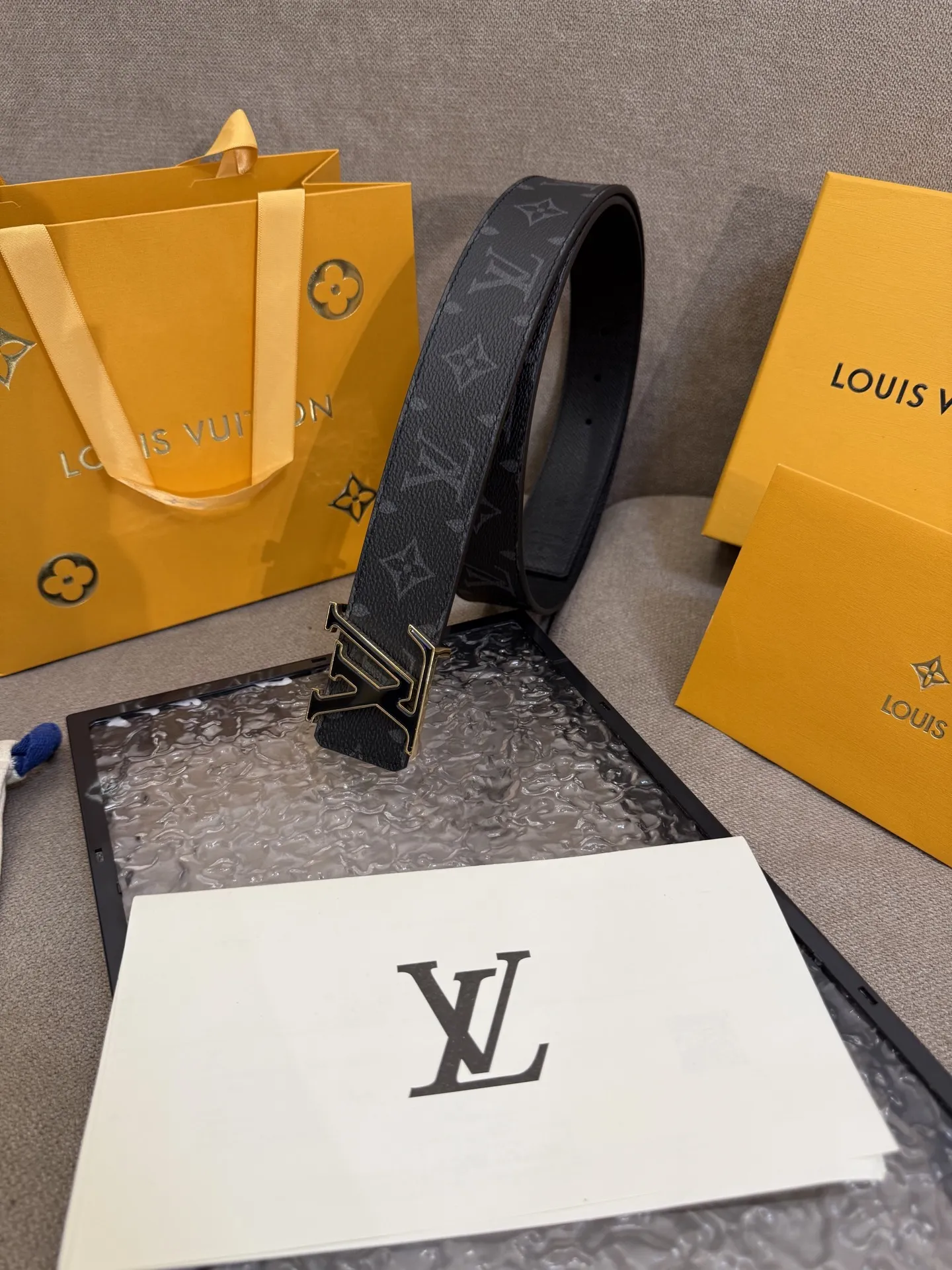 LOUIS VUITTON 新作黒ベルト - 画像 (4)