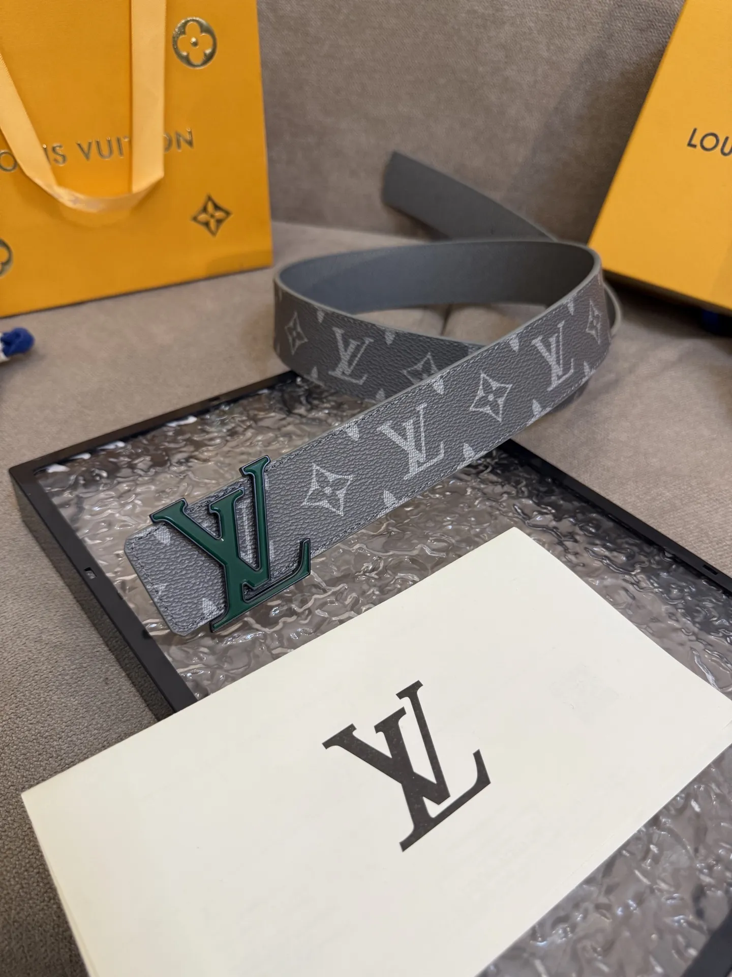 Louis Vuitton 新作グレーベルト帆布レザー - 画像 (3)