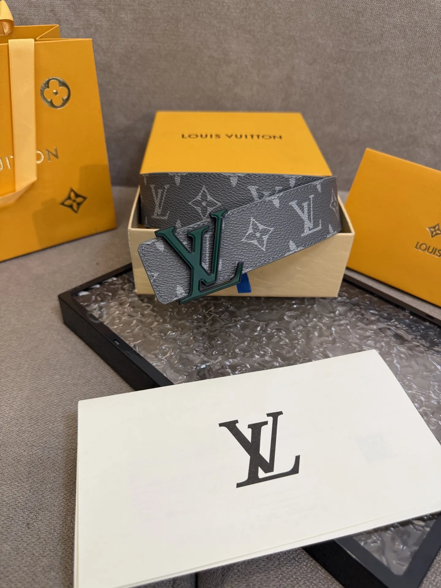 Louis Vuitton 新作グレーベルト帆布レザー - 画像 (7)