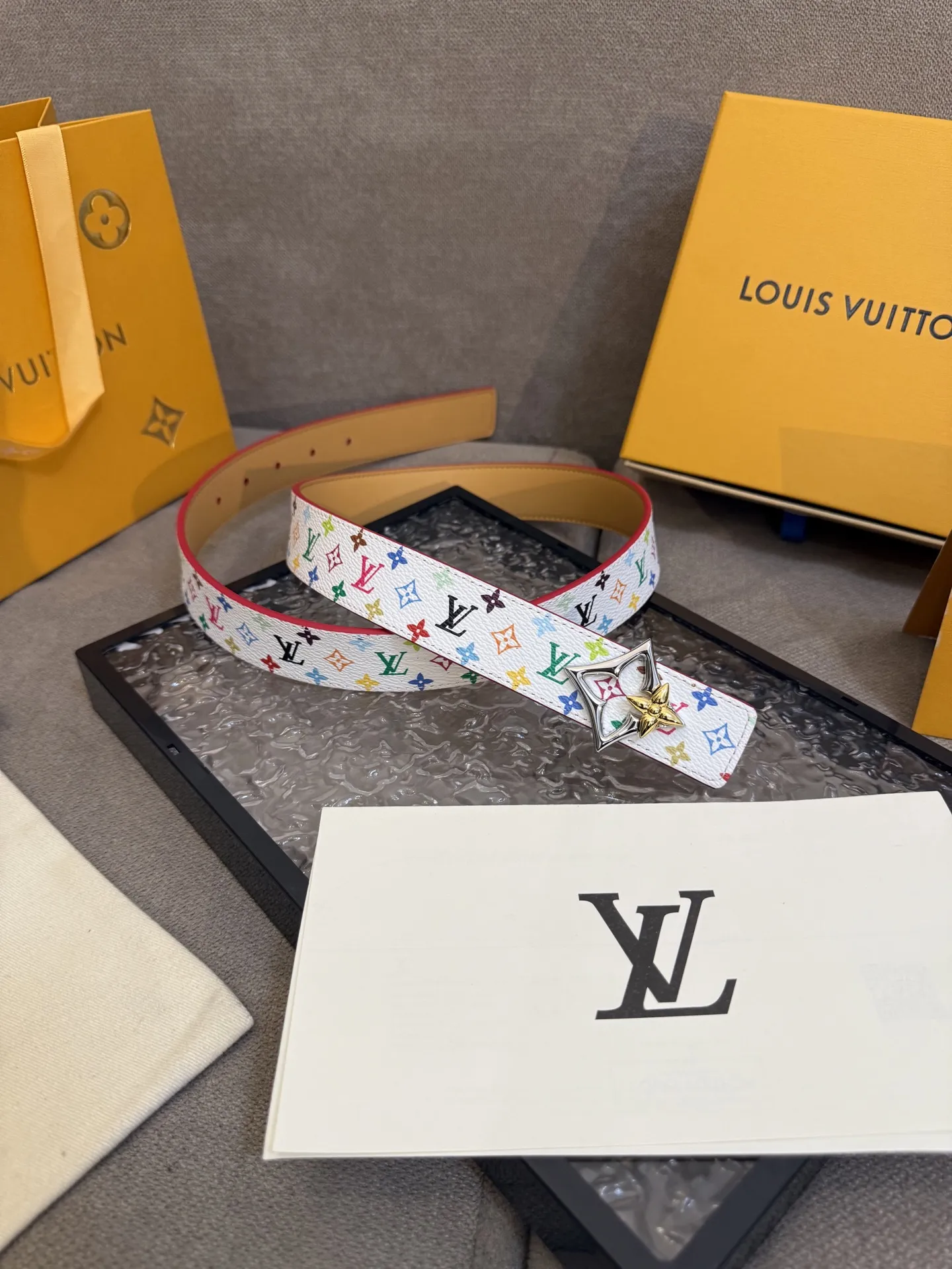 LOUIS VUITTON 村上隆三彩ベルト ホワイト モノグラム - 画像 (3)