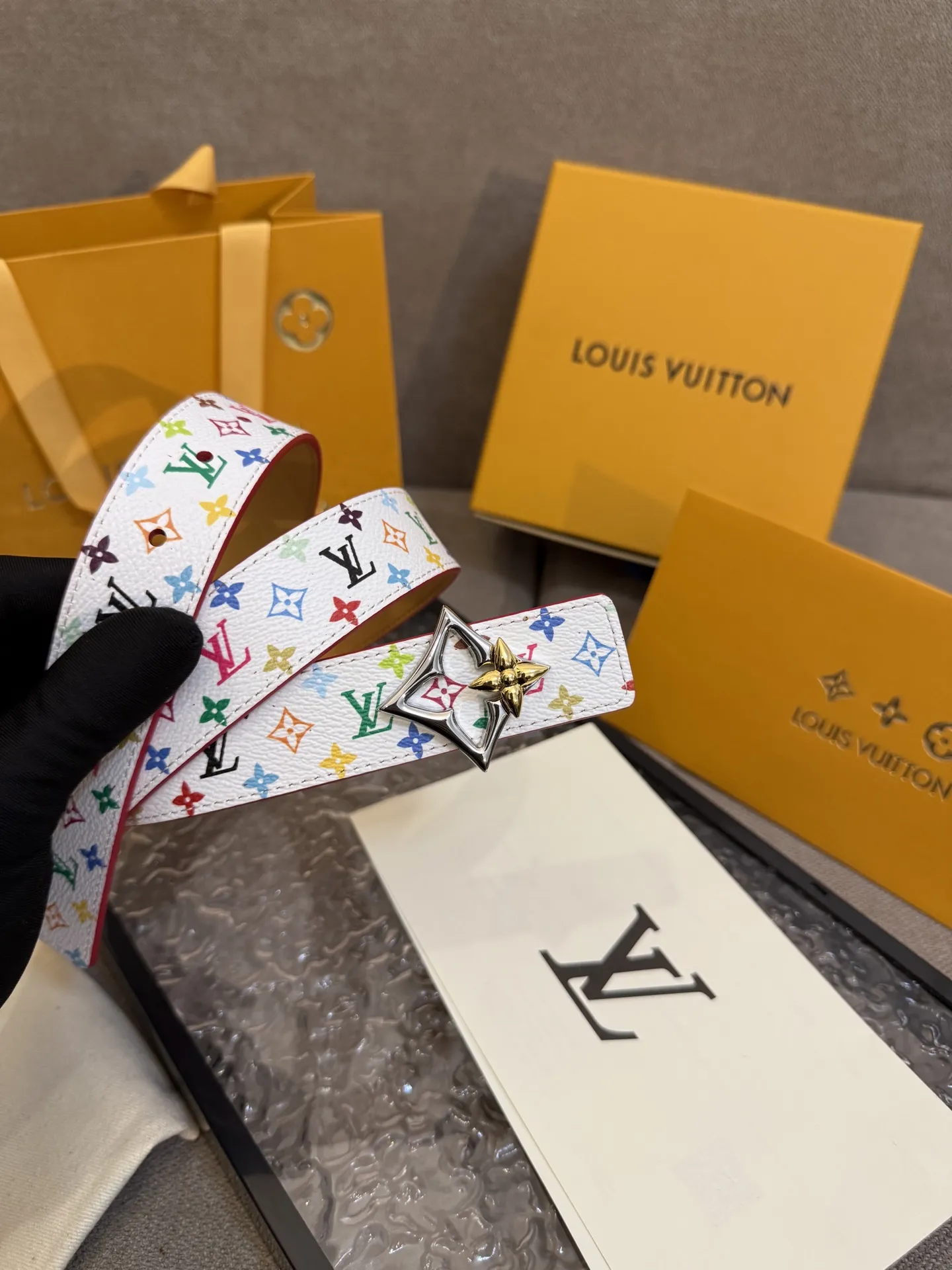 LOUIS VUITTON 村上隆三彩ベルト ホワイト モノグラム - 画像 (7)