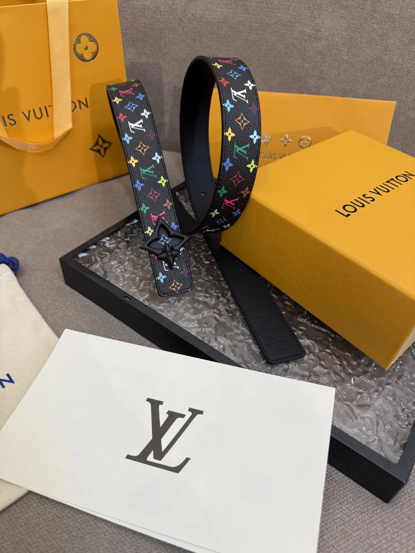 Louis Vuitton トリコロール モノグラム ベルト
