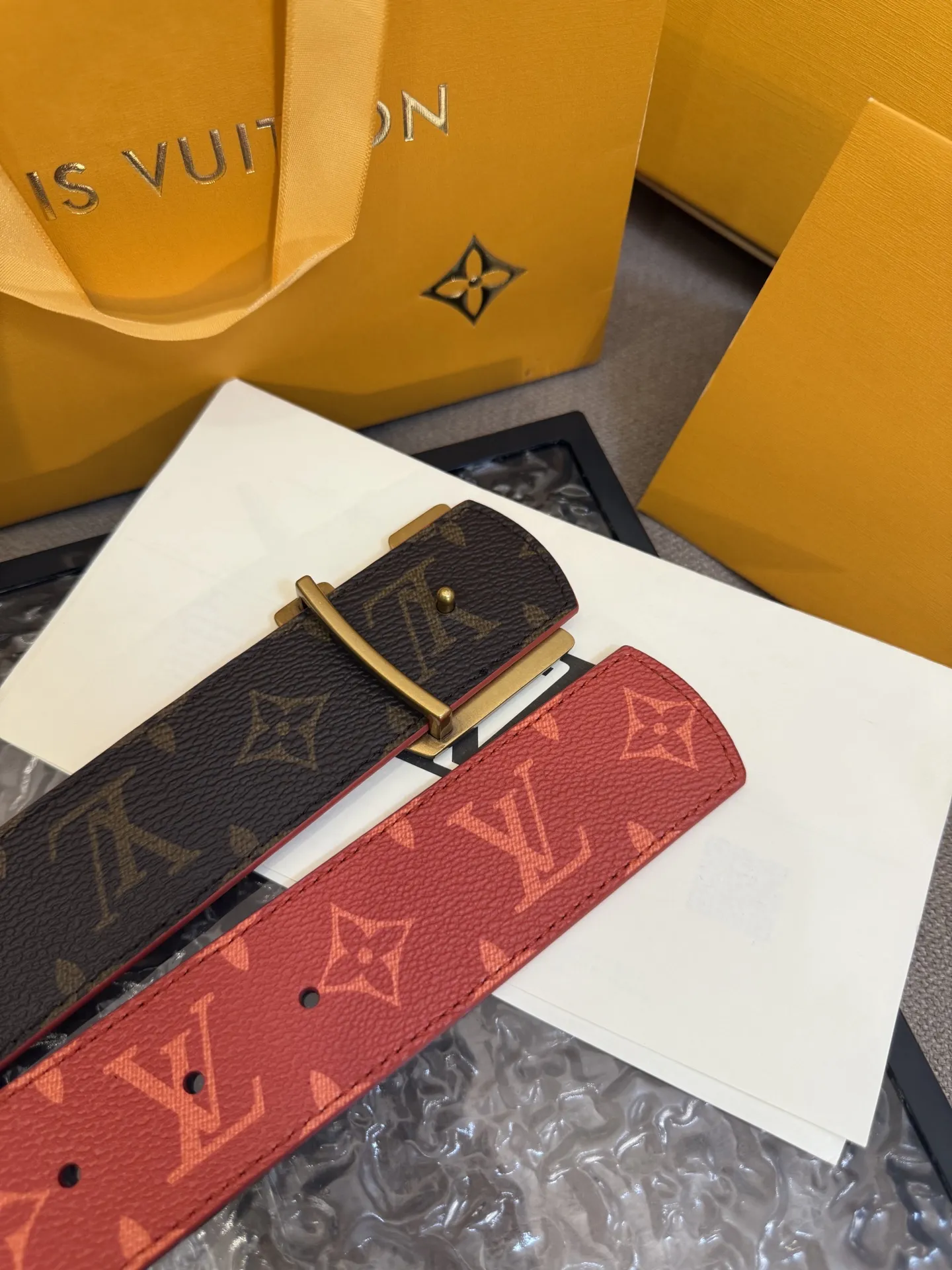LOUIS VUITTON 新作レッドMonogramベルト - 画像 (6)