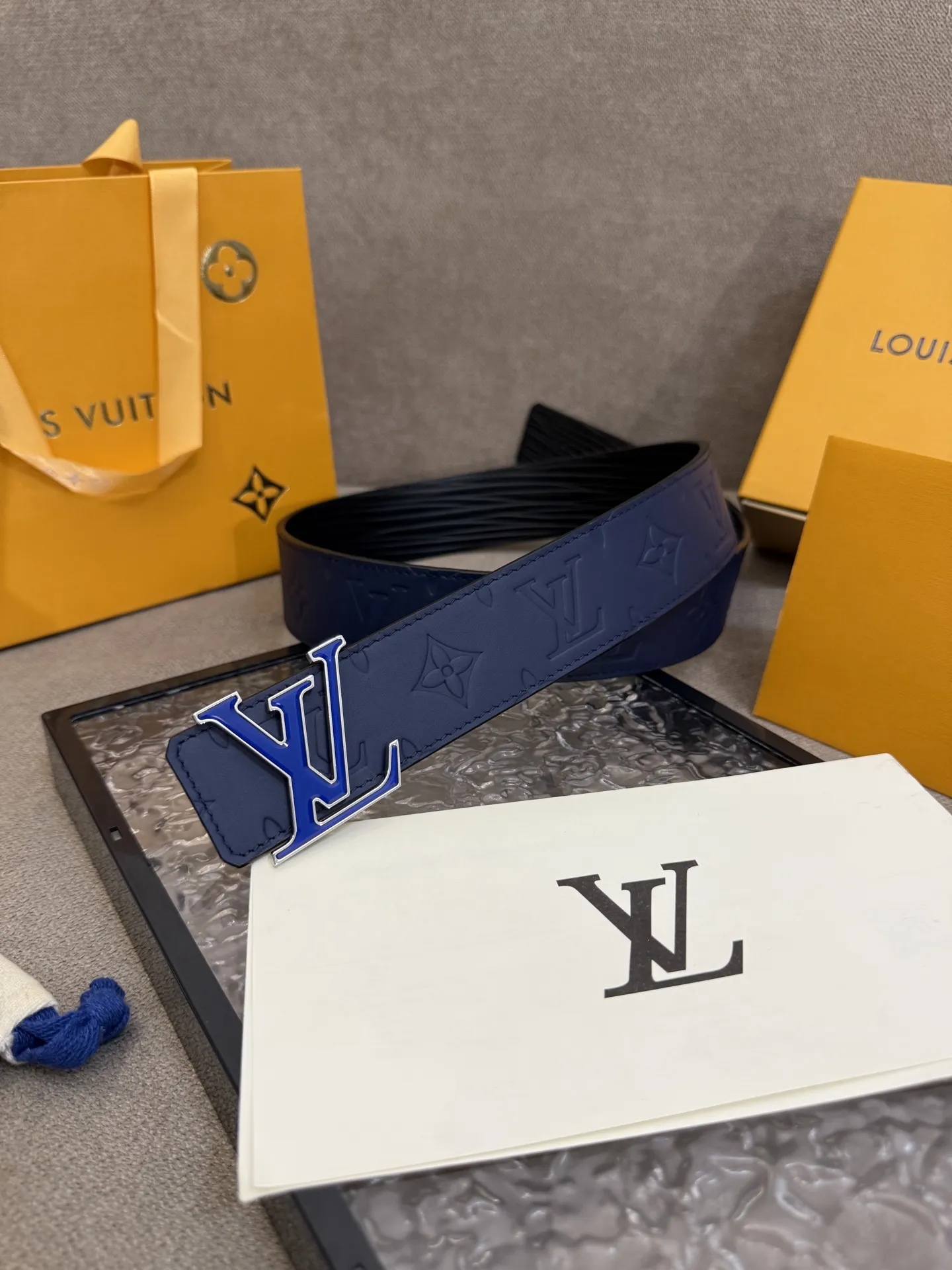 Louis Vuitton 新作ブルーベルト Epiレザー - 画像 (3)