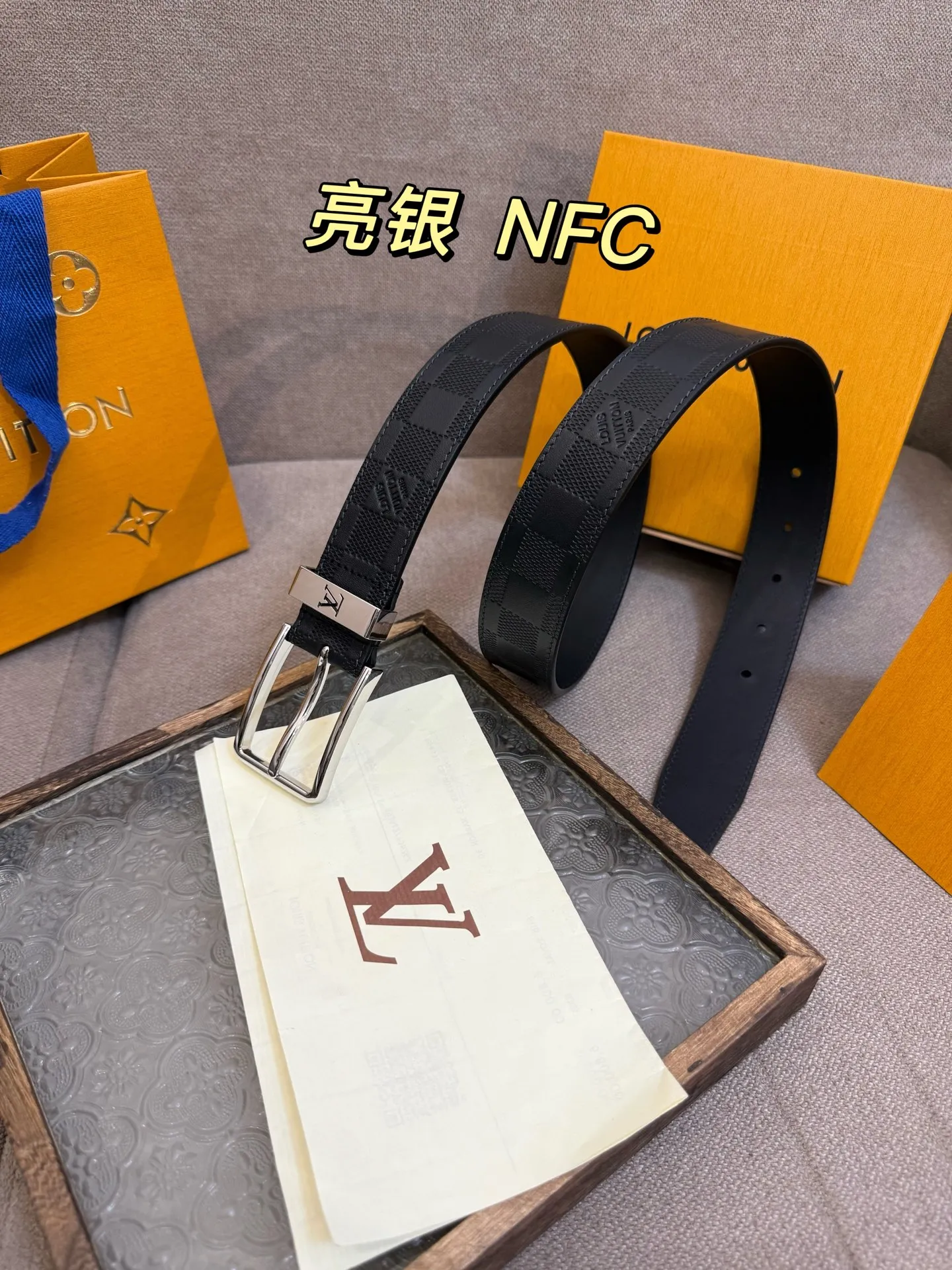 Louis Vuitton 新作黒カウボーイベルト - 画像 (4)