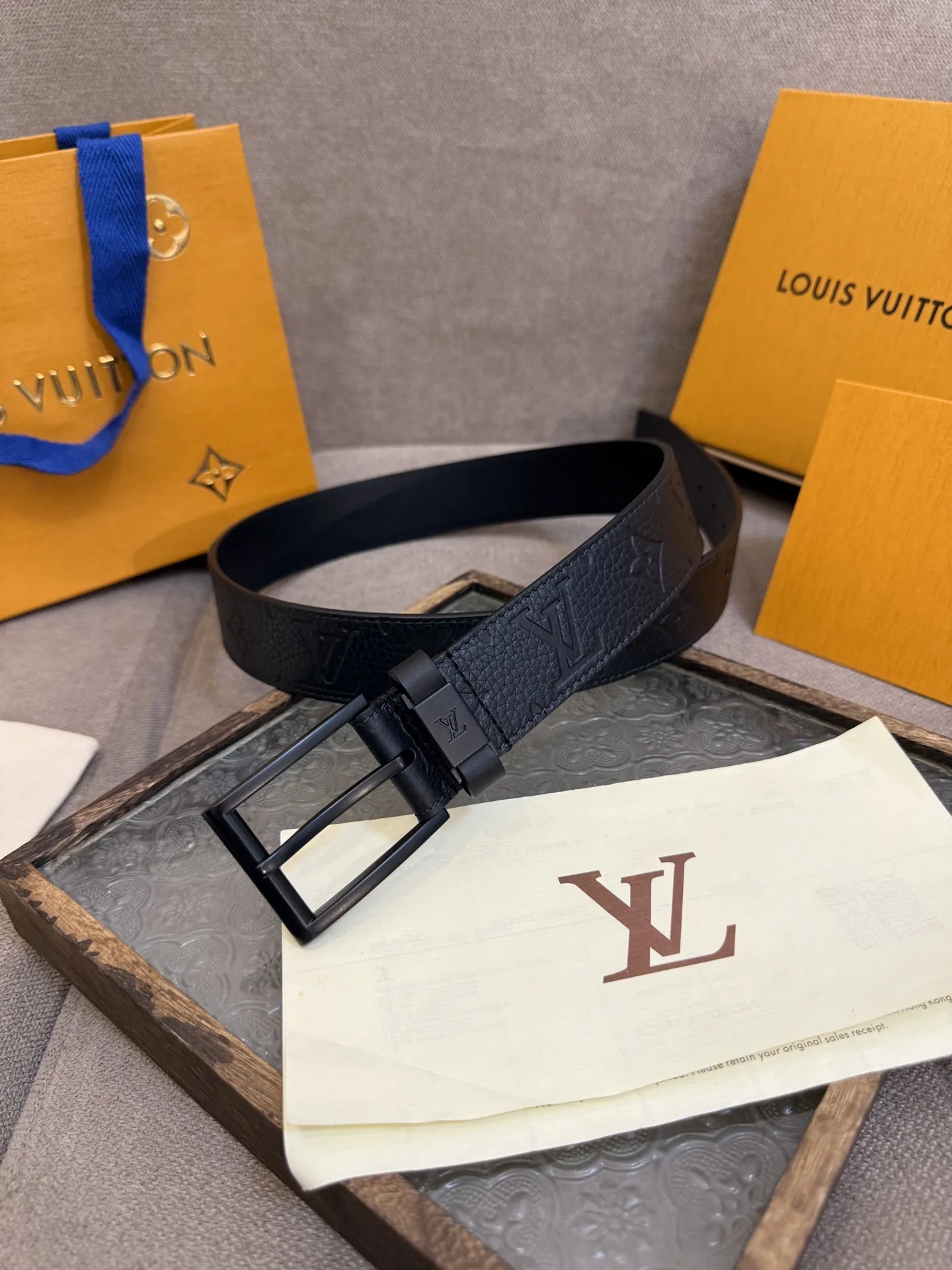 LOUIS VUITTON 新作黒のウエスタンスタイルのウエストバンド - 画像 (3)