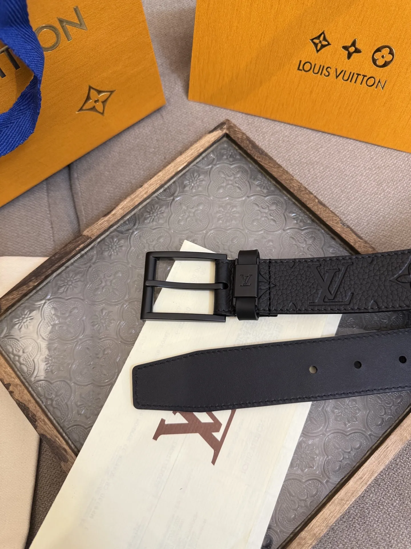 LOUIS VUITTON 新作黒のウエスタンスタイルのウエストバンド - 画像 (5)