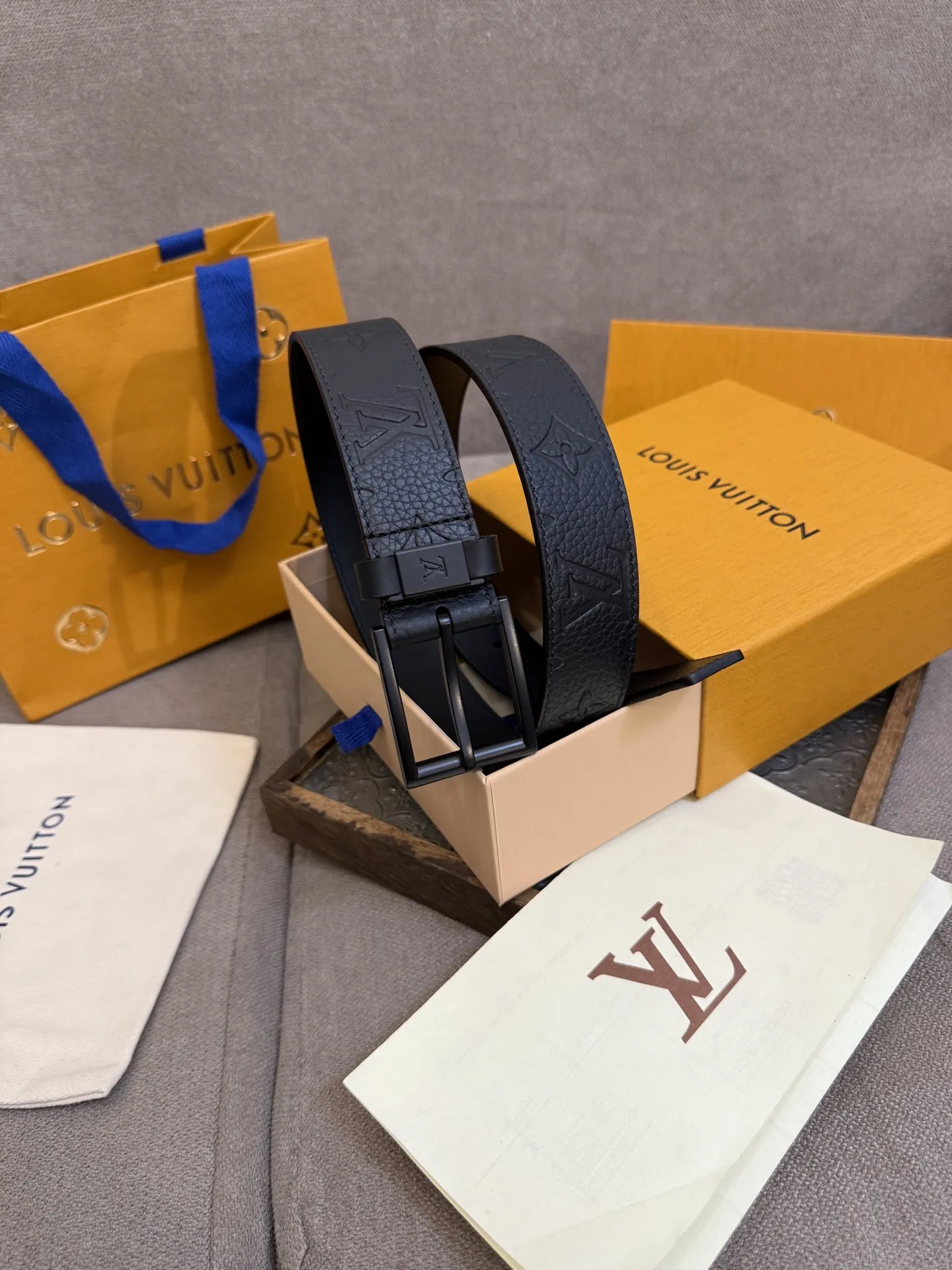 LOUIS VUITTON 新作黒のウエスタンスタイルのウエストバンド - 画像 (8)