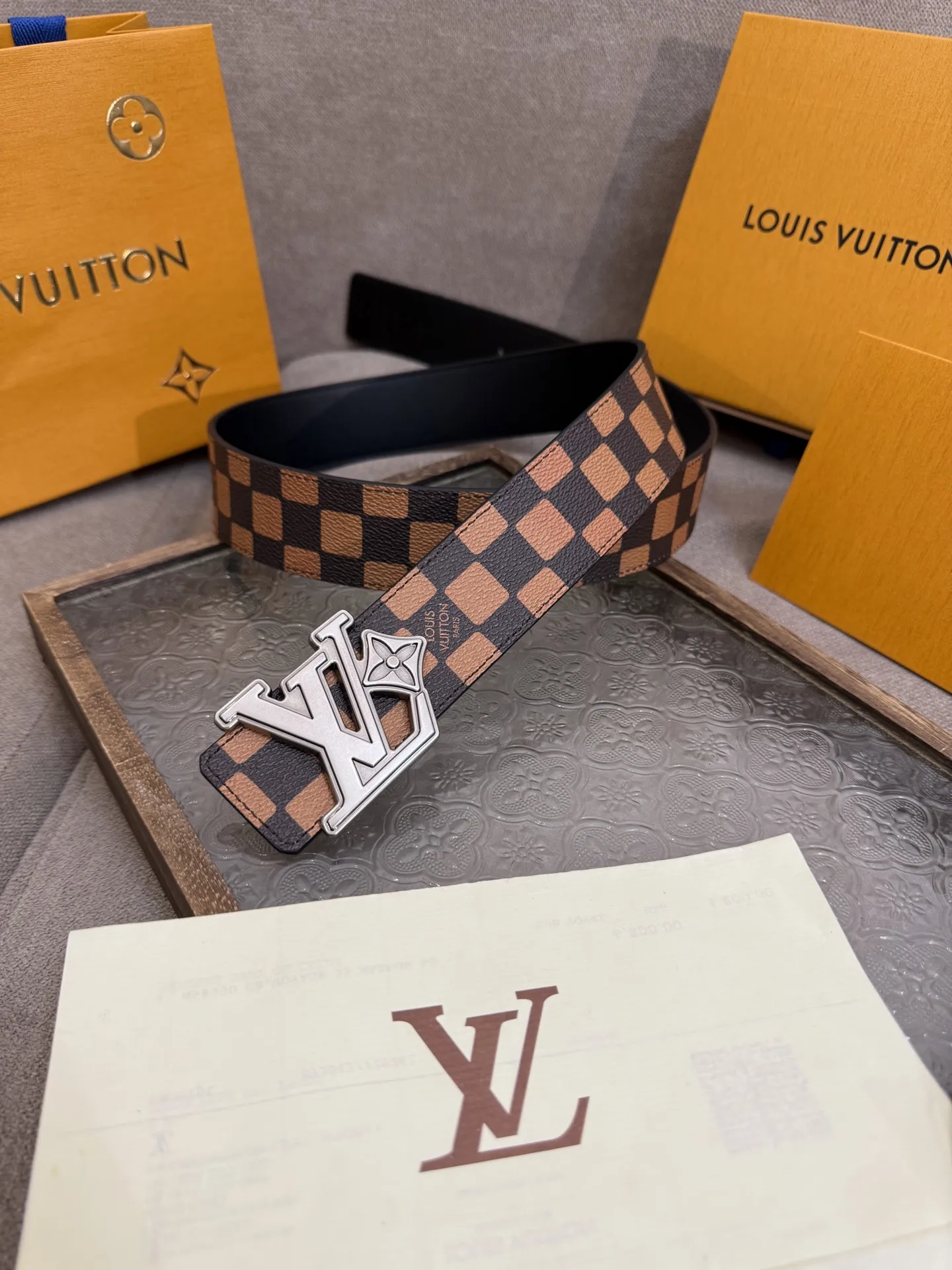 LOUIS VUITTON 新作ダークブラウン格子柄ベルト - 画像 (3)