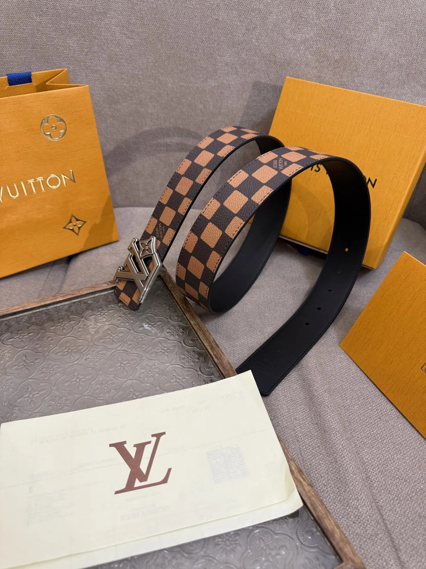 LOUIS VUITTON 新作ダークブラウン格子柄ベルト - 画像 (4)