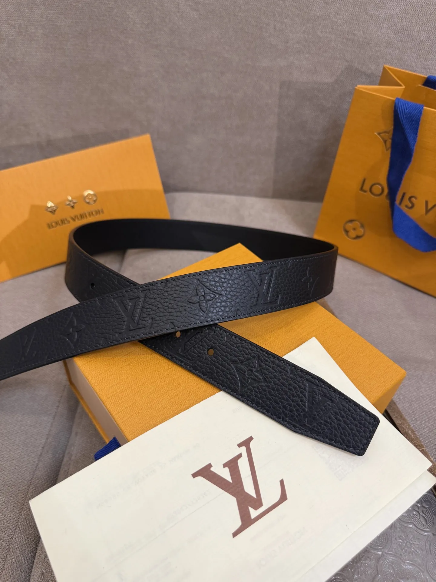 LOUIS VUITTON 新作黒リバーシブルベルト - 画像 (3)