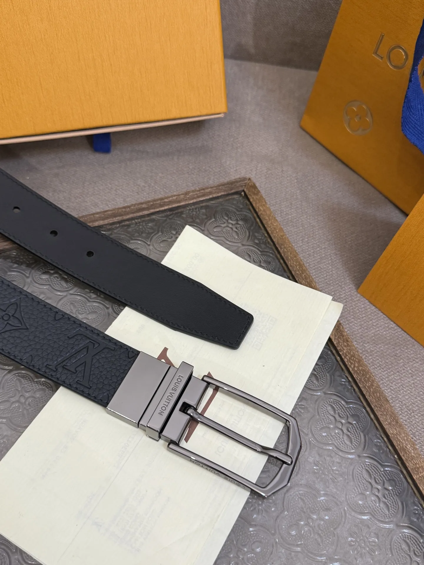 LOUIS VUITTON 新作黒リバーシブルベルト - 画像 (4)