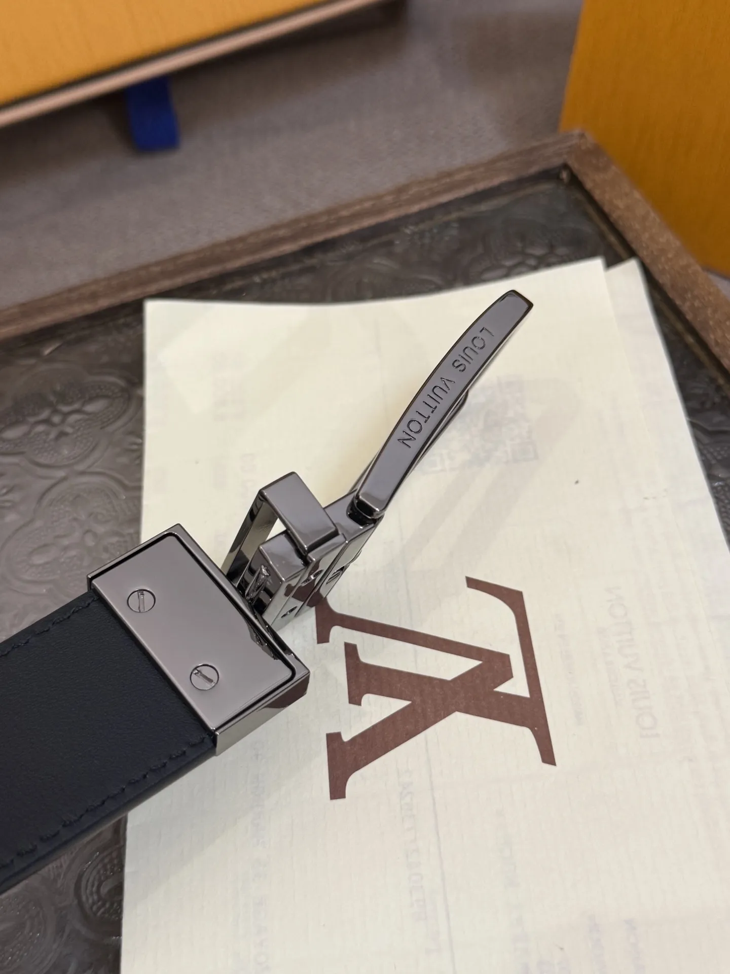 LOUIS VUITTON 新作黒リバーシブルベルト - 画像 (6)