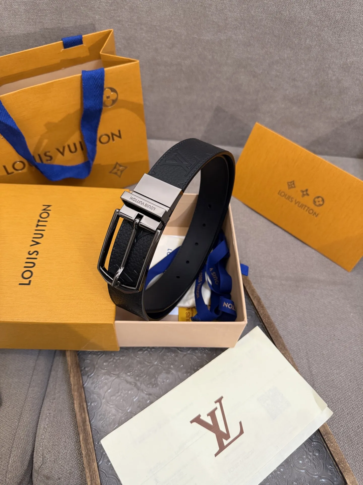 LOUIS VUITTON 新作黒リバーシブルベルト - 画像 (7)