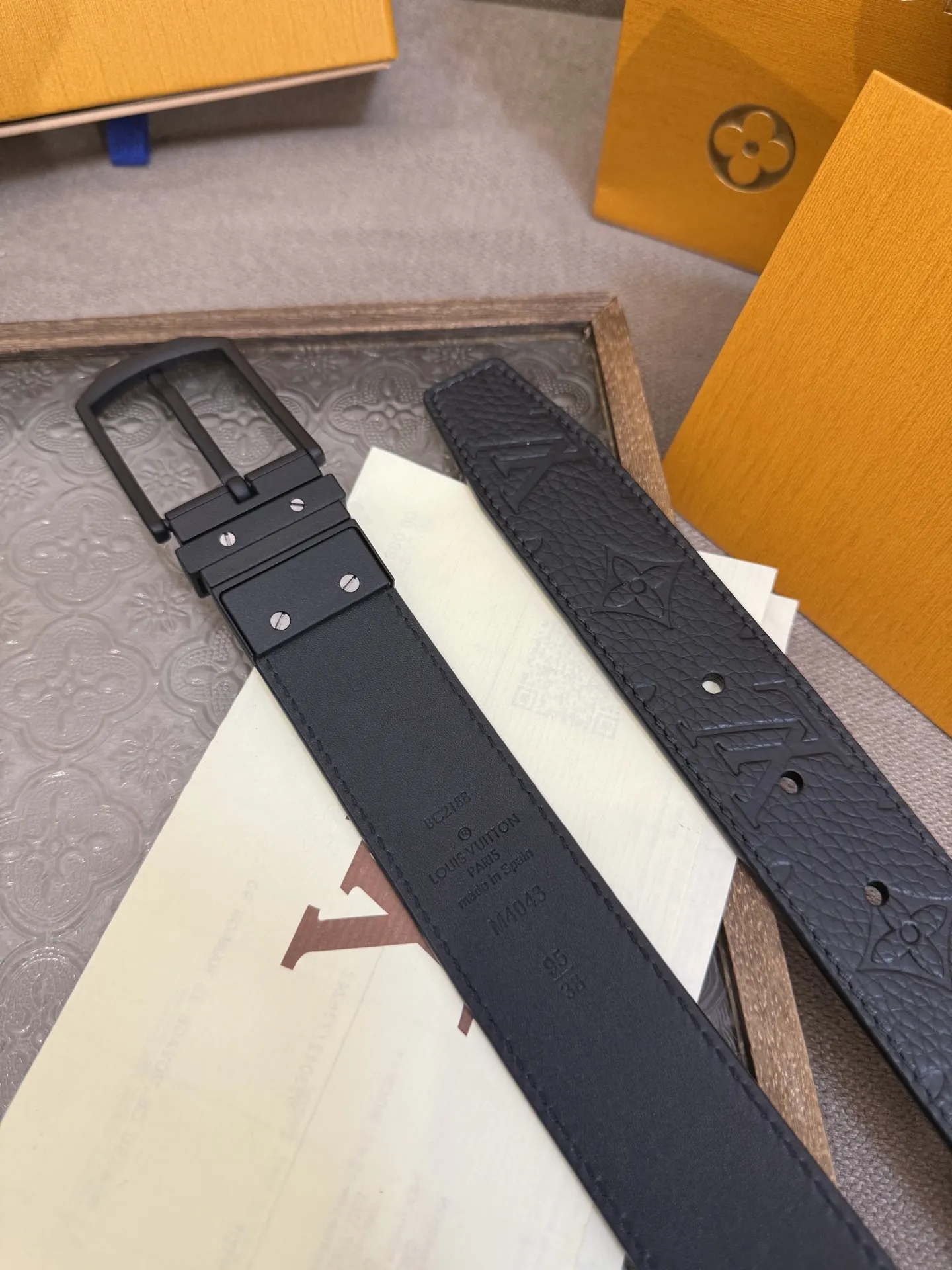 LOUIS VUITTON 新作黒Slenderベルト - 画像 (4)