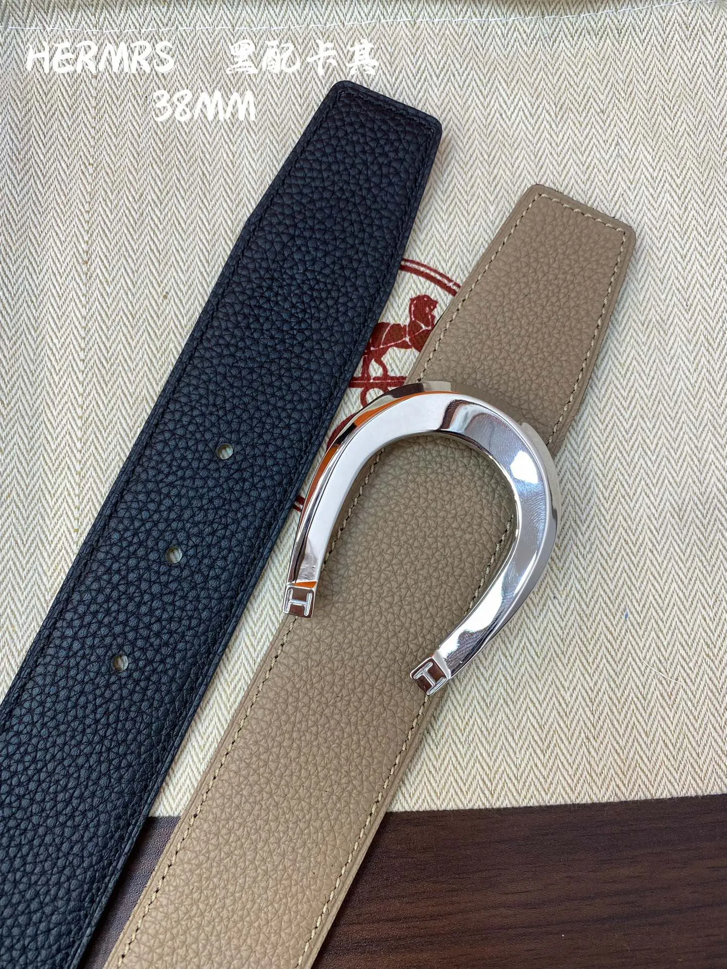 エルメスH BELT BUCKLE 新作38mm黒ベージュ