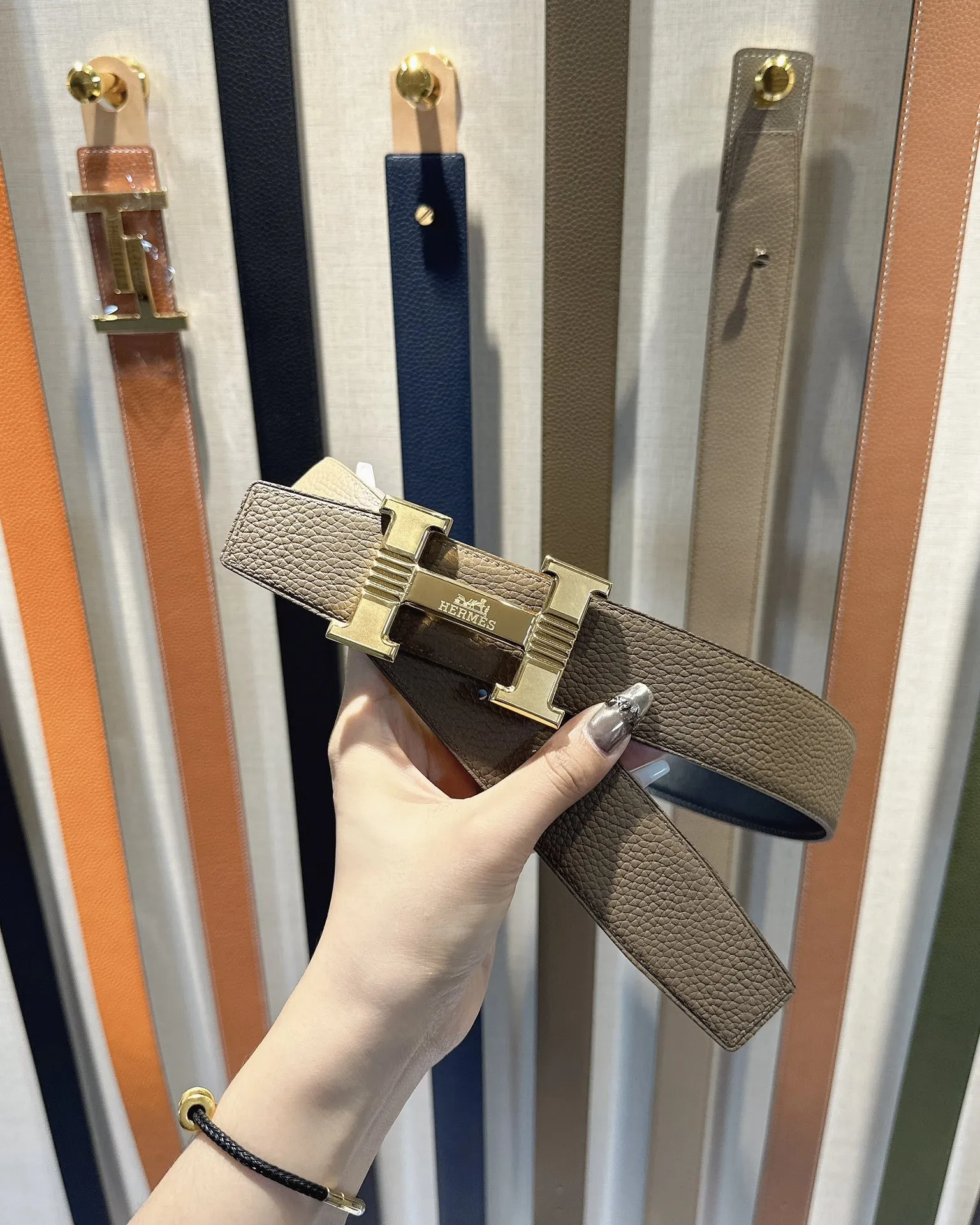 エルメス新作ベージュレザーベルトH型バックル - 画像 (4)