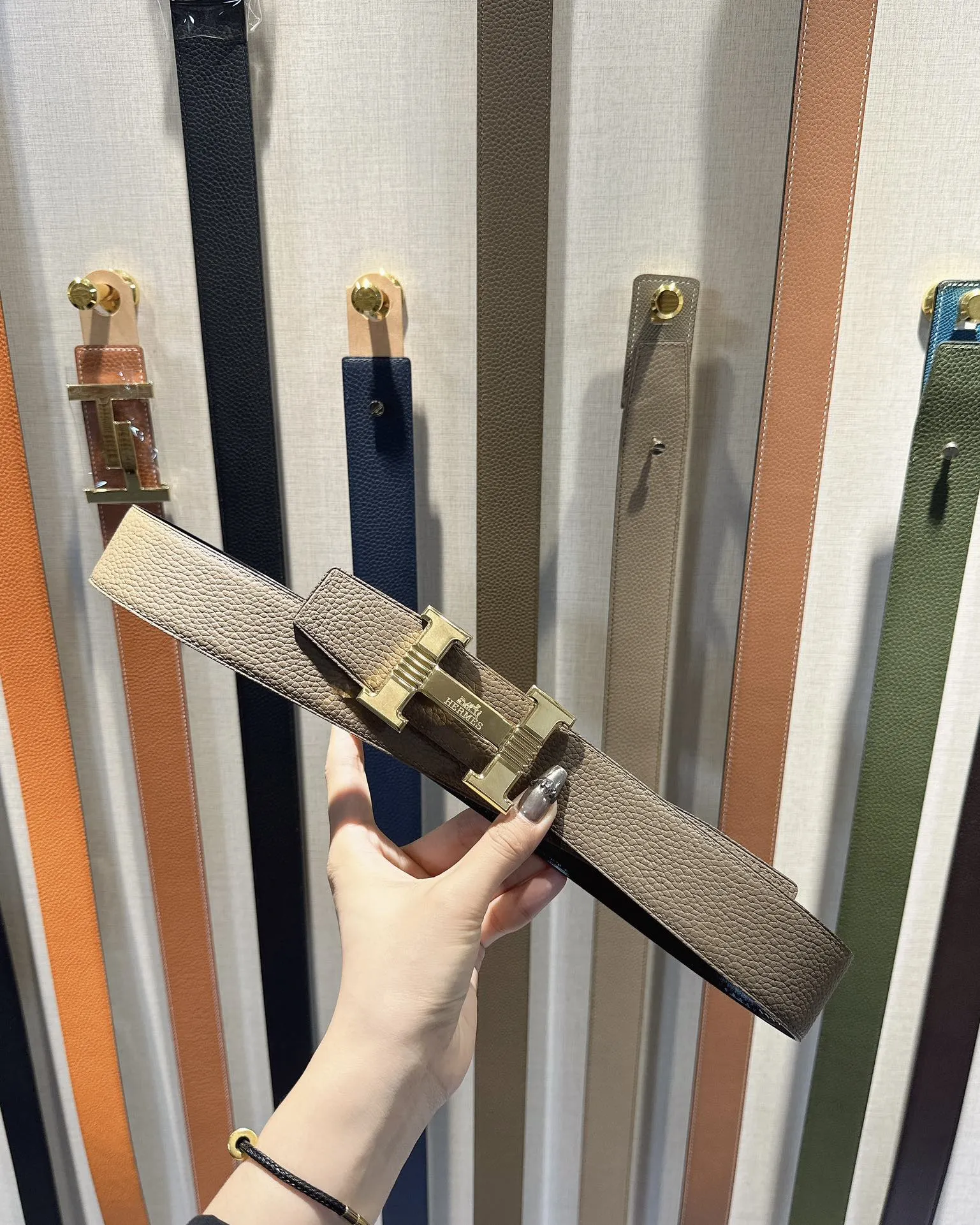 エルメス新作ベージュレザーベルトH型バックル - 画像 (7)