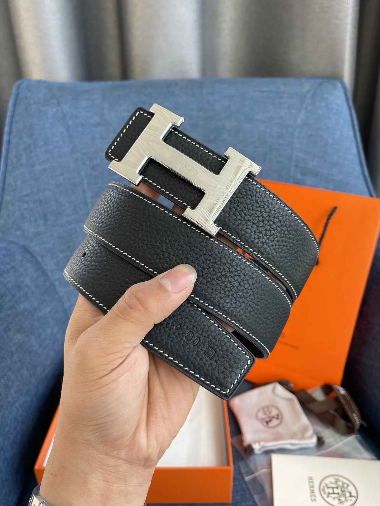 エルメス新作黒レザーベルトバックル
