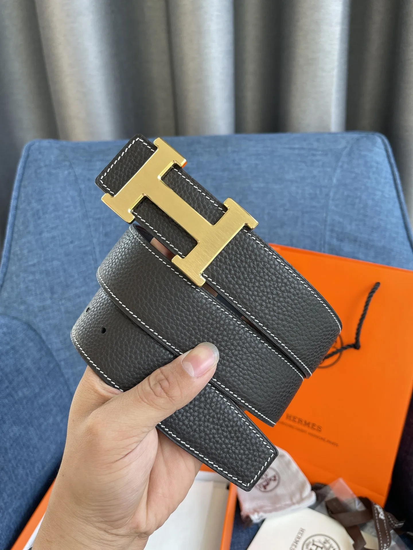 エルメス新作黒レザーベルトバックル