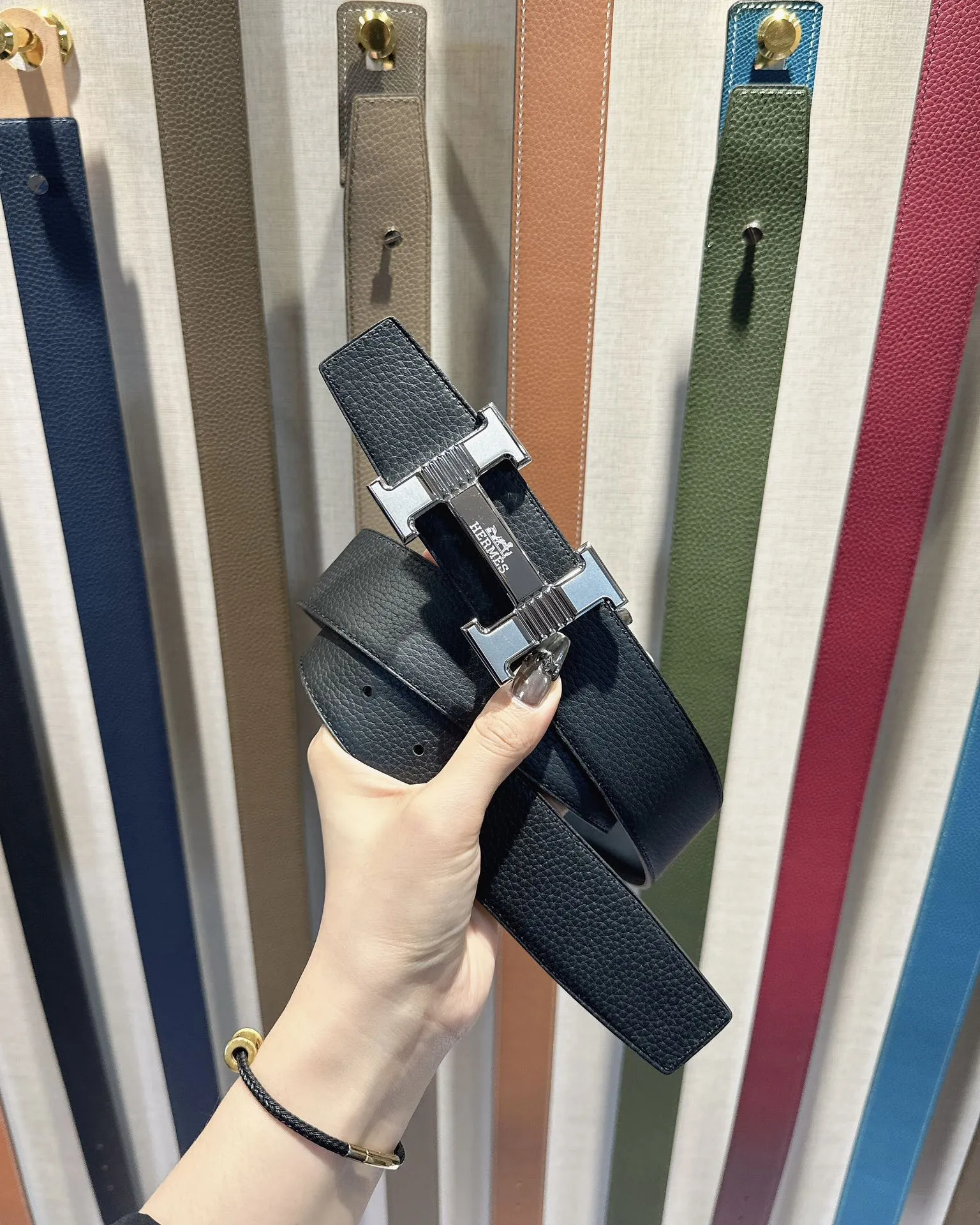 エルメス新作黒レザーベルトH型バックル