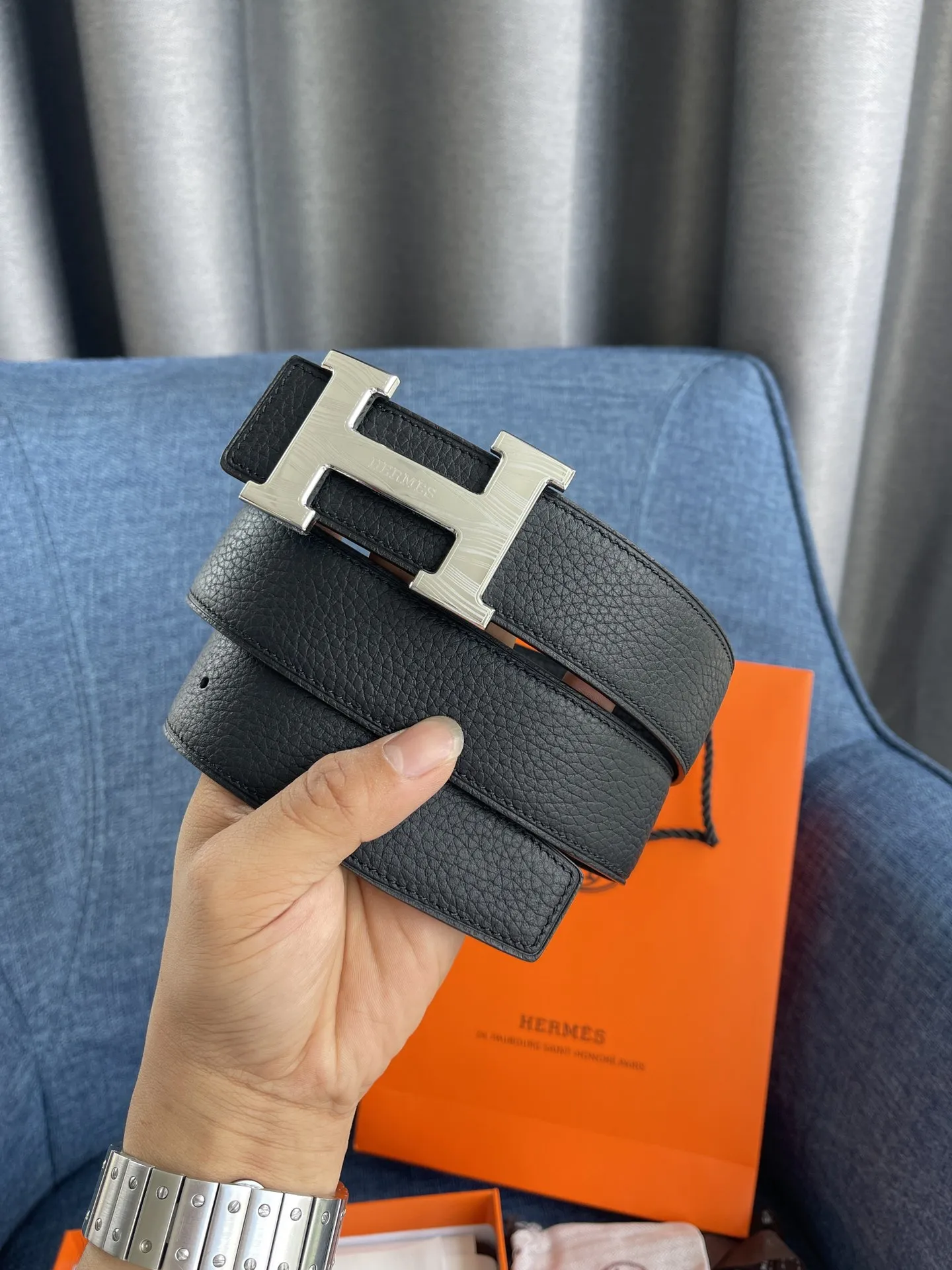 エルメス新作黒リバーシブルベルト38mm
