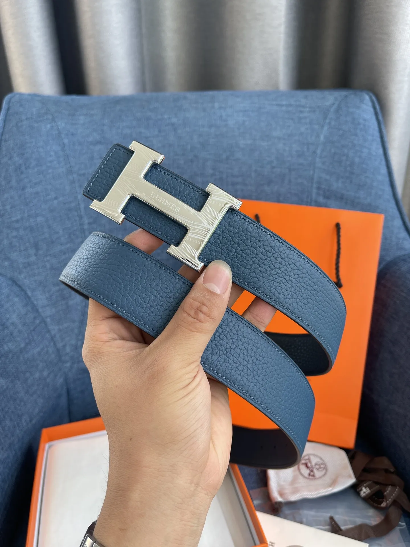 Hermès新作CONSTANCE BELTブルーレザー38mm - 画像 (3)