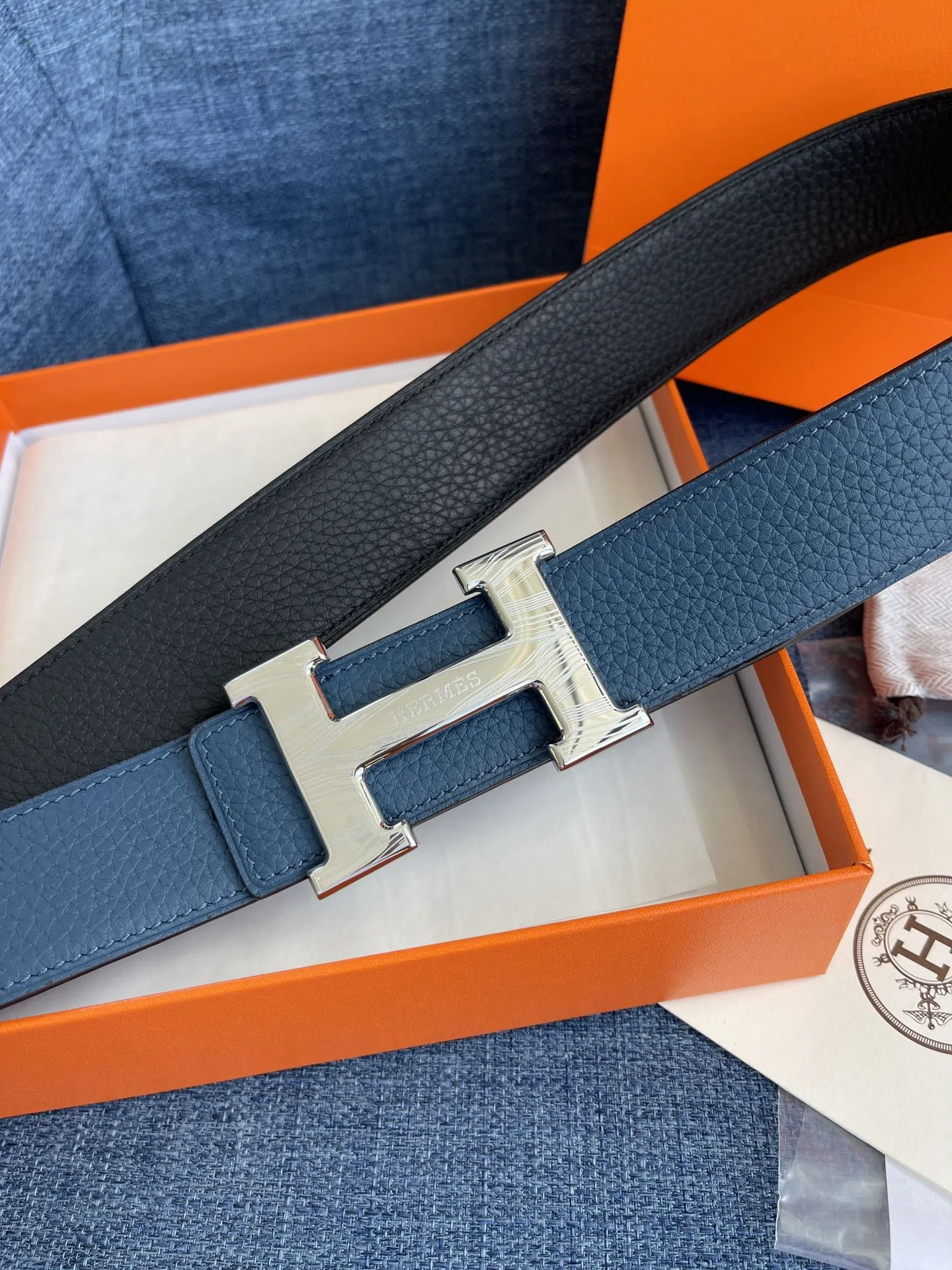 Hermès新作CONSTANCE BELTブルーレザー38mm - 画像 (6)