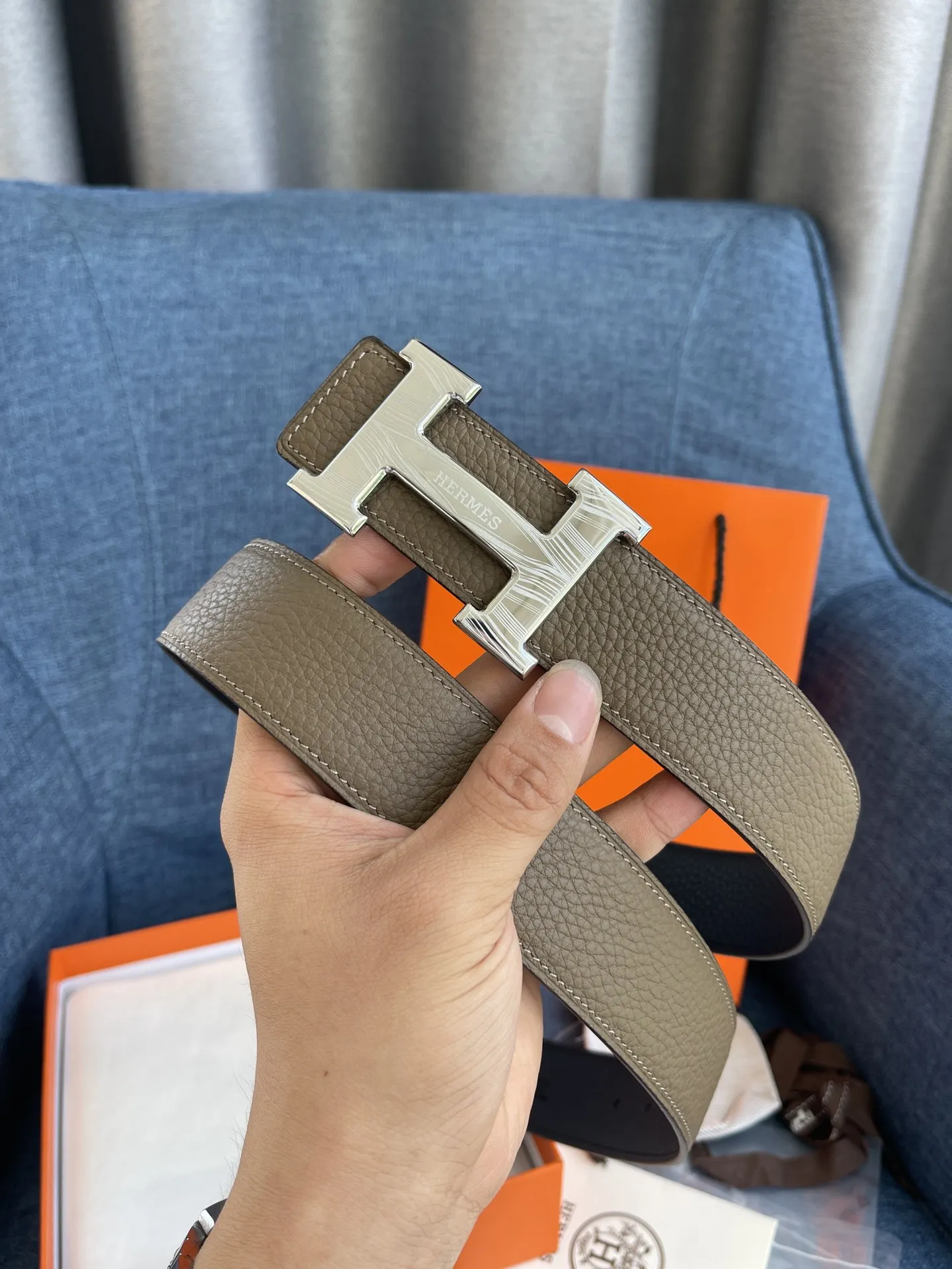 エルメス新作コンステンスベルトグレー可逆式 - 画像 (3)